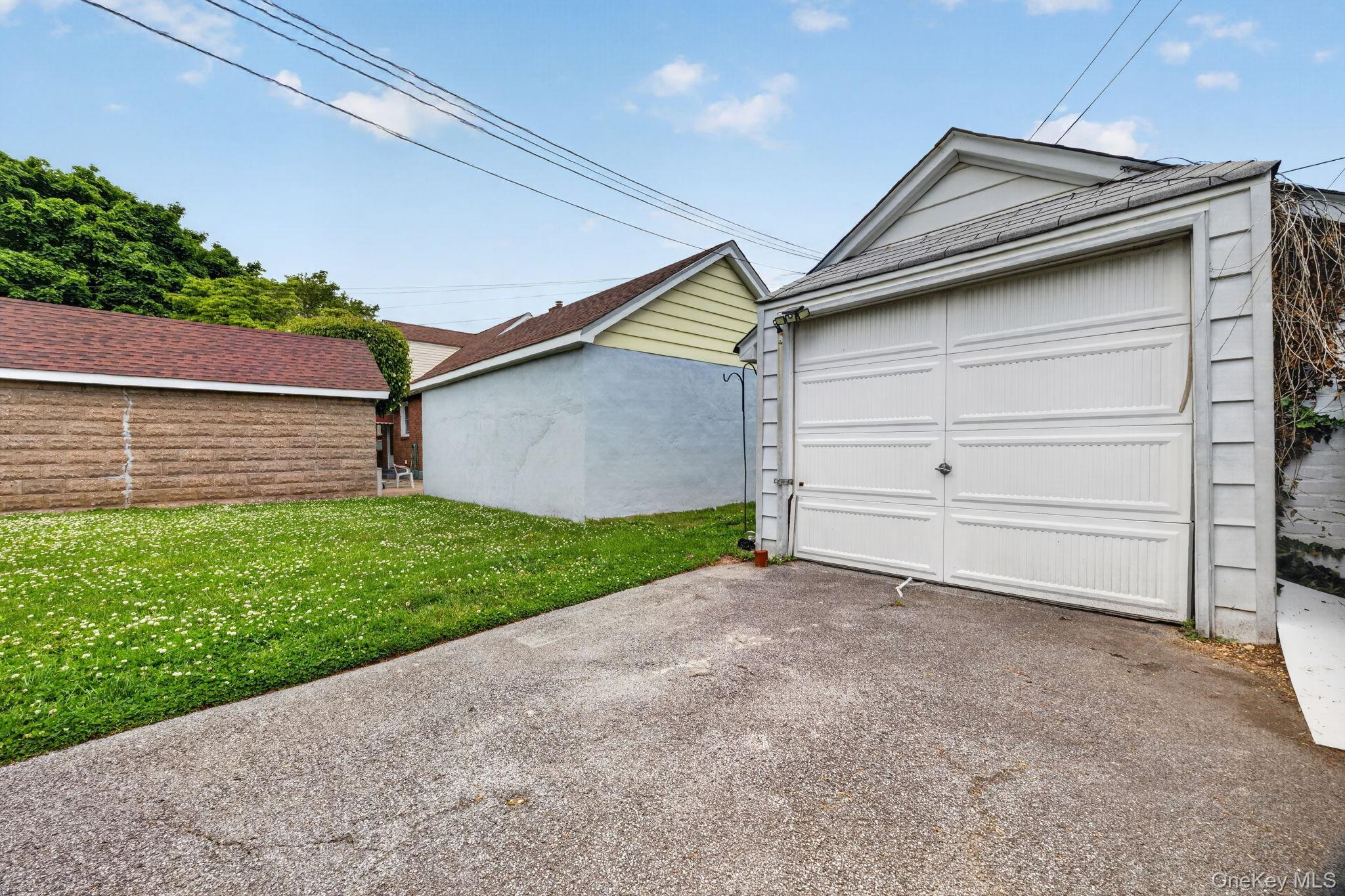 Single Family Little Neck  Queens, NY 11004, MLS-1005623-22
