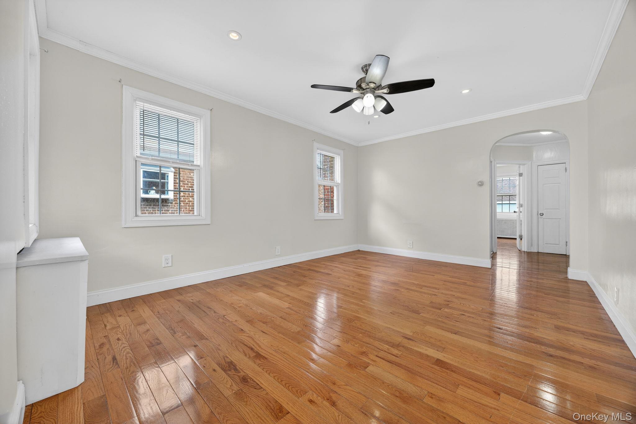 Single Family Little Neck Queens, NY 11004, MLS-1005623-7