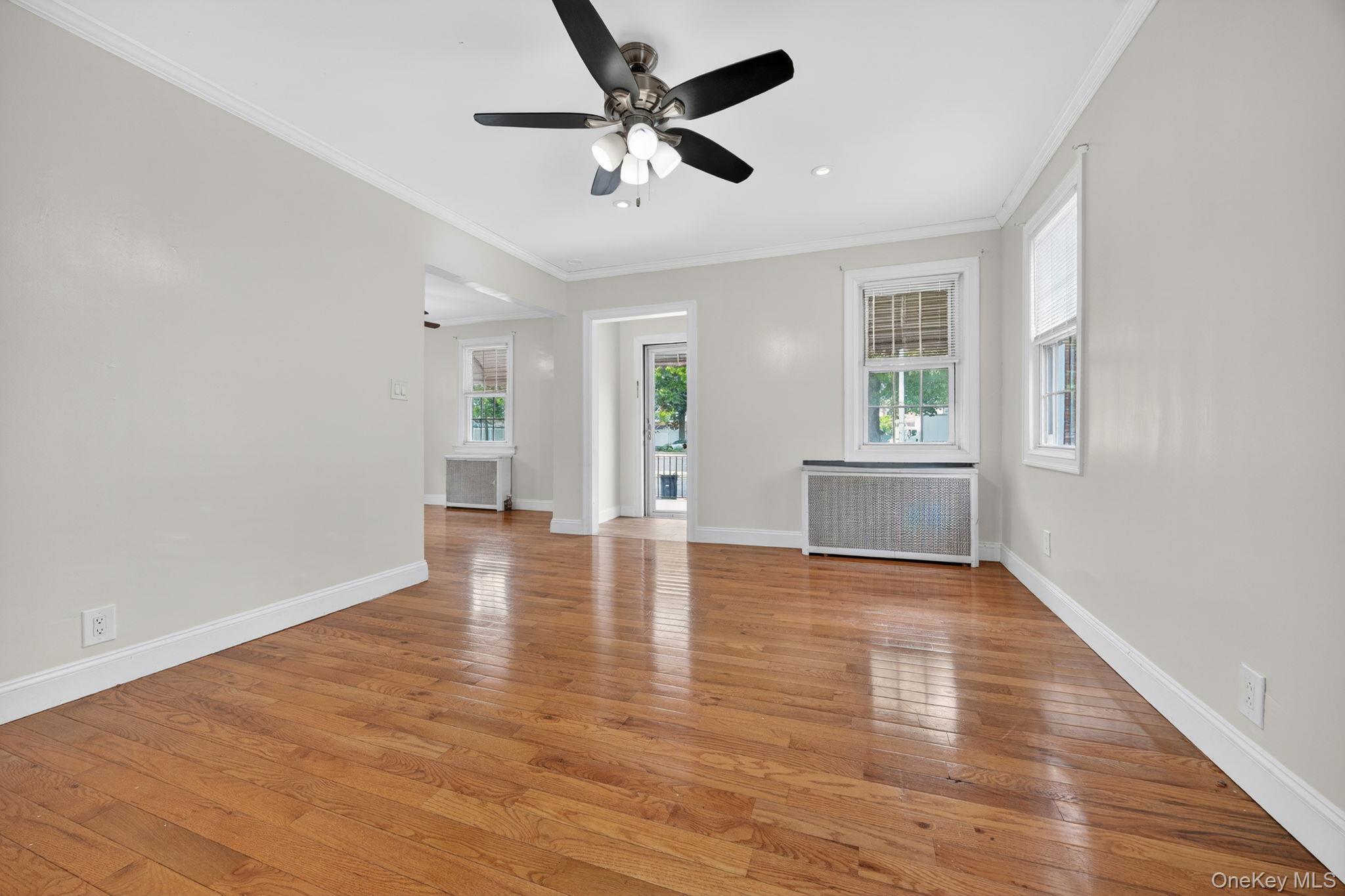 Single Family Little Neck Queens, NY 11004, MLS-1005623-8