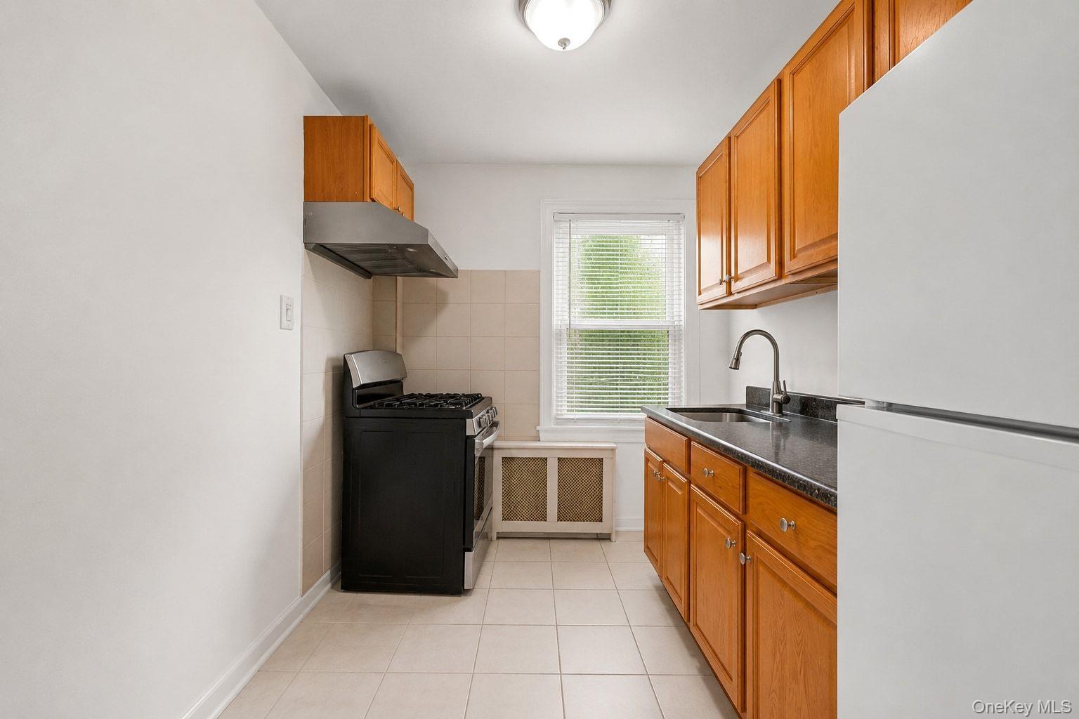 Single Family E 16th Street Brooklyn, NY 11226, MLS-1005637-5