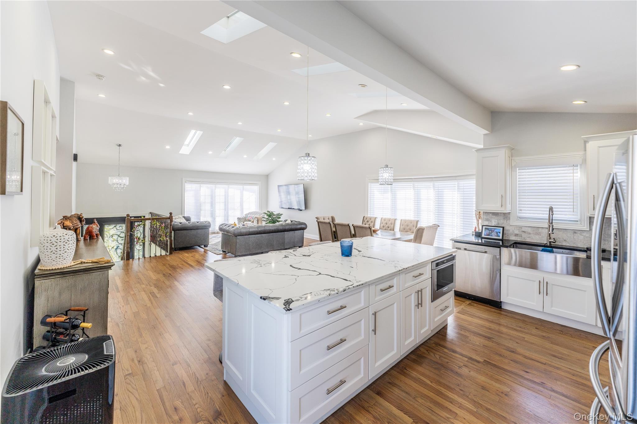 Single Family Dunhill Road  Nassau County, NY 11040, MLS-1005653-11