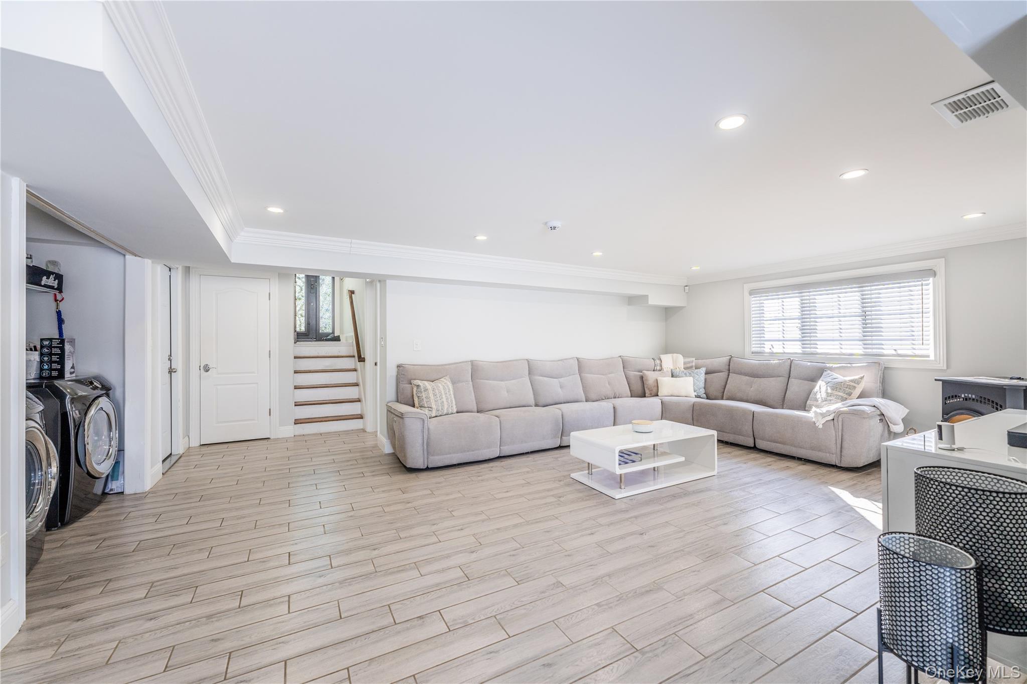 Single Family Dunhill Road  Nassau County, NY 11040, MLS-1005653-28