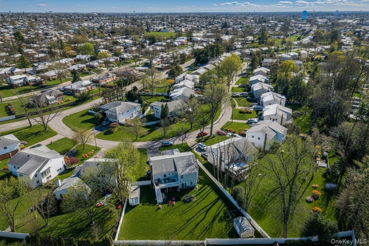 Single Family Dunhill Road  Nassau County, NY 11040, MLS-1005653-31