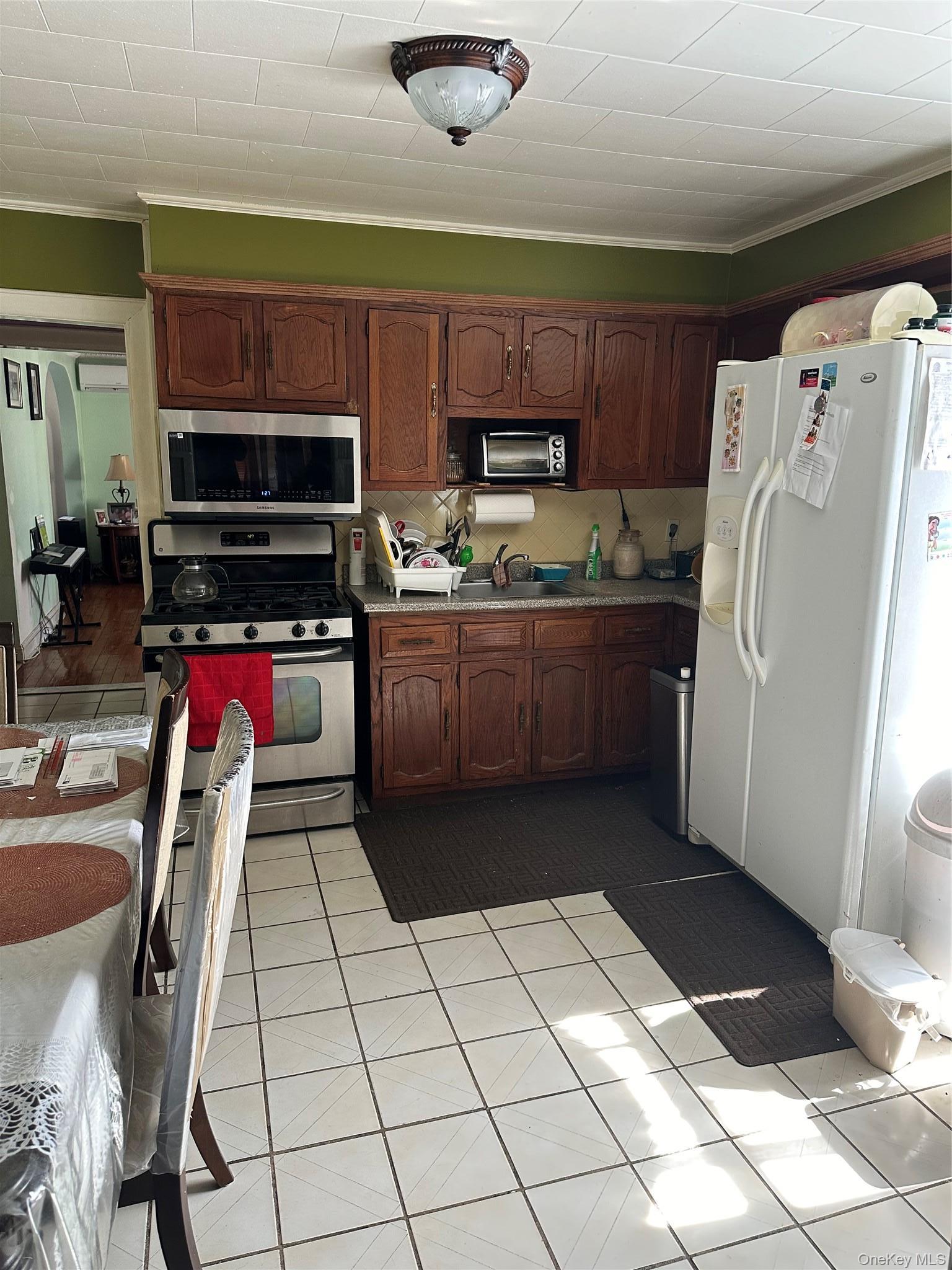 Single Family Paulding  Bronx, NY 10469, MLS-1005674-8