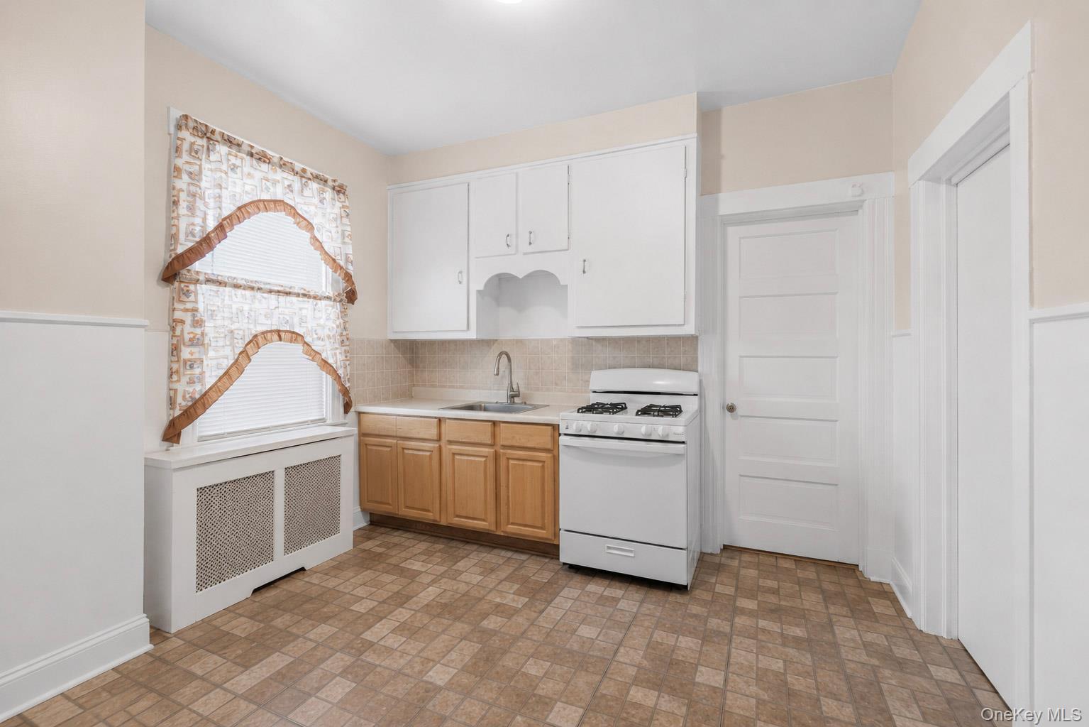 Single Family Oliver Avenue Westchester County, NY 10701, MLS-1005754-10