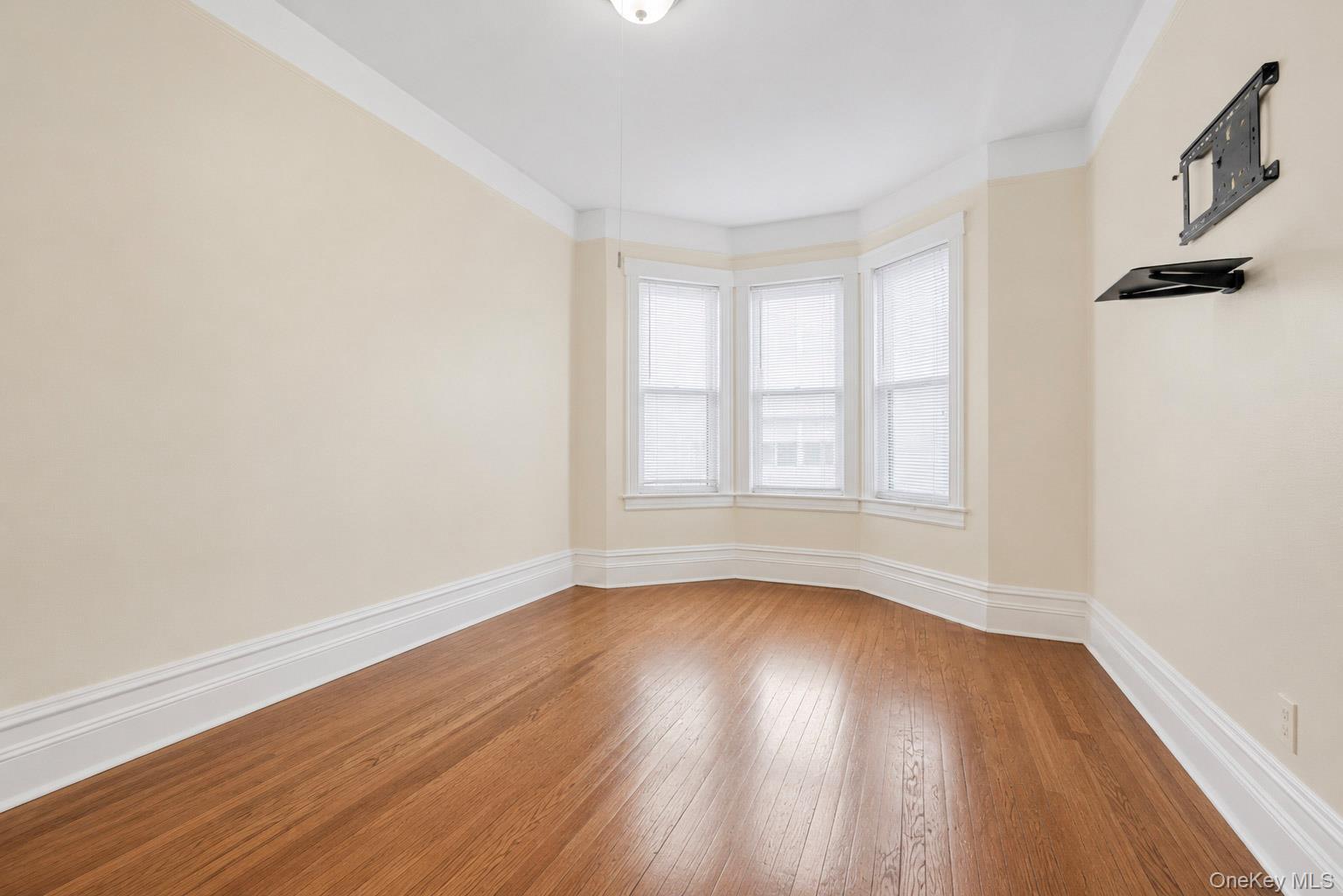 Single Family Oliver Avenue Westchester County, NY 10701, MLS-1005754-12