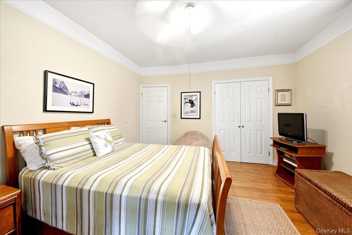 Single Family Yates  Bronx, NY 10461, MLS-1005757-11