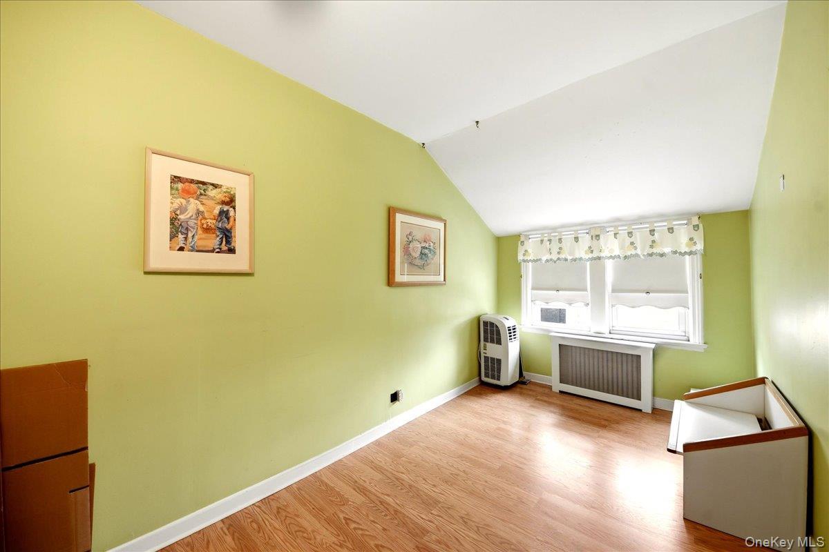 Single Family Yates  Bronx, NY 10461, MLS-1005757-16