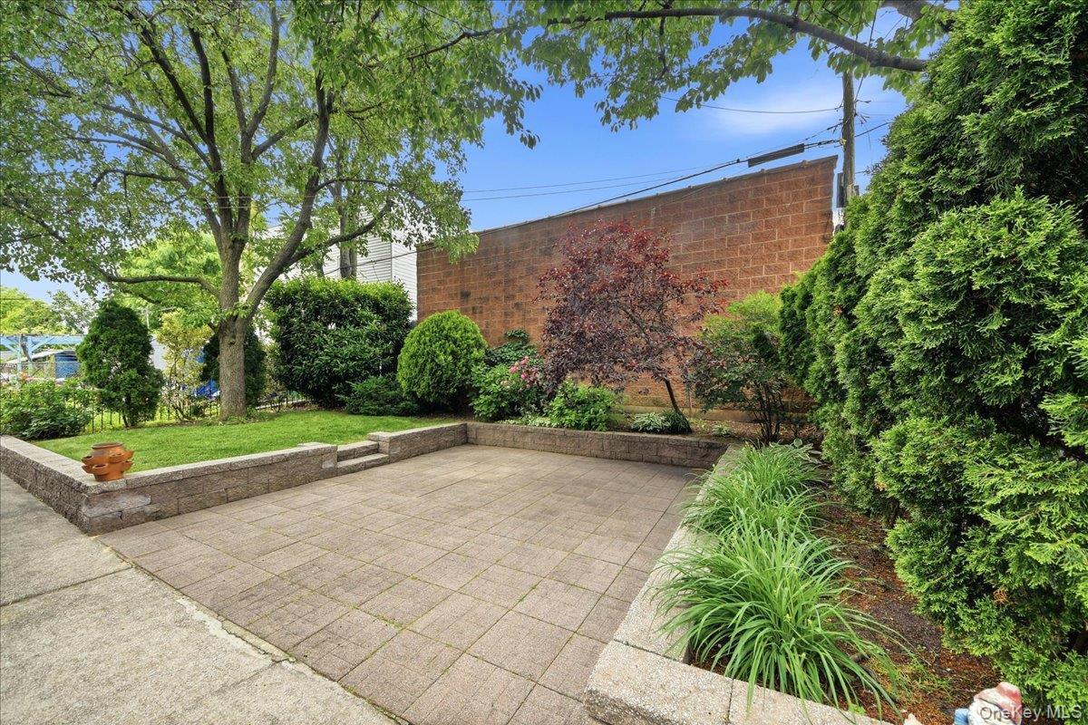 Single Family Yates  Bronx, NY 10461, MLS-1005757-2