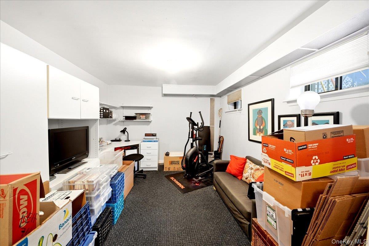 Single Family Yates  Bronx, NY 10461, MLS-1005757-25