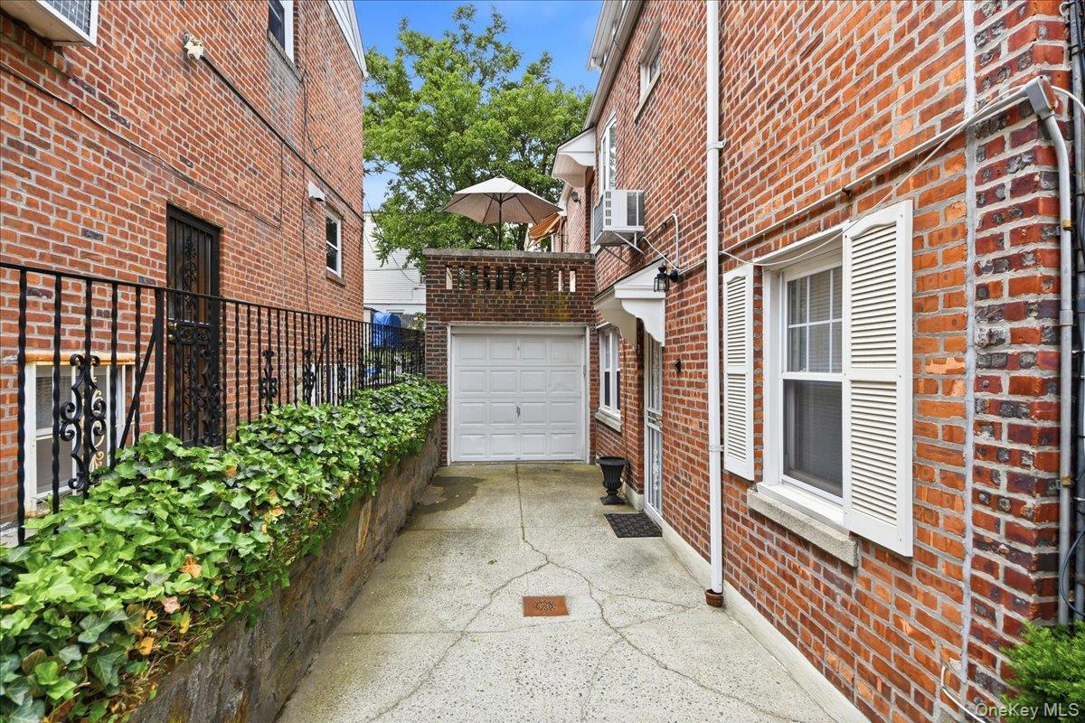 Single Family Yates  Bronx, NY 10461, MLS-1005757-33