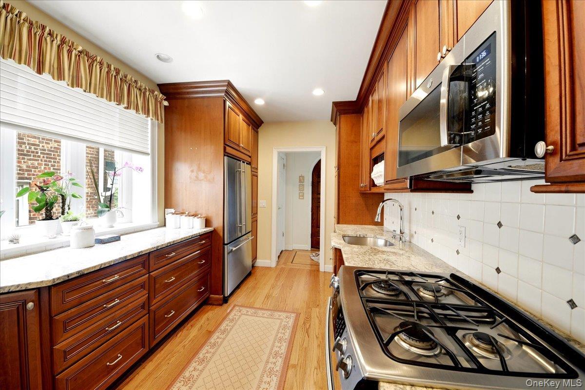 Single Family Yates  Bronx, NY 10461, MLS-1005757-8