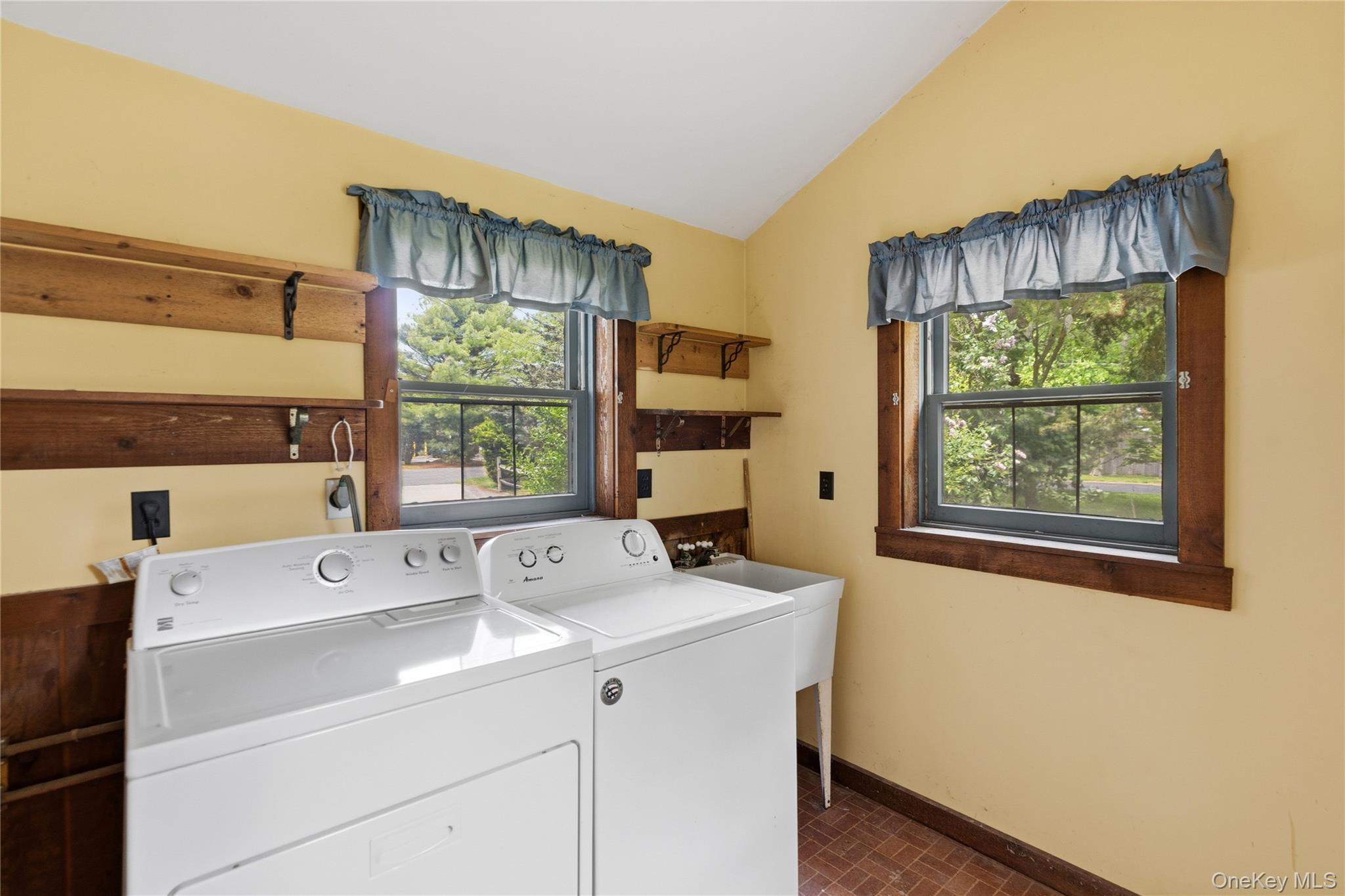 Single Family Russett Lane Suffolk County, NY 11739, MLS-1005761-17