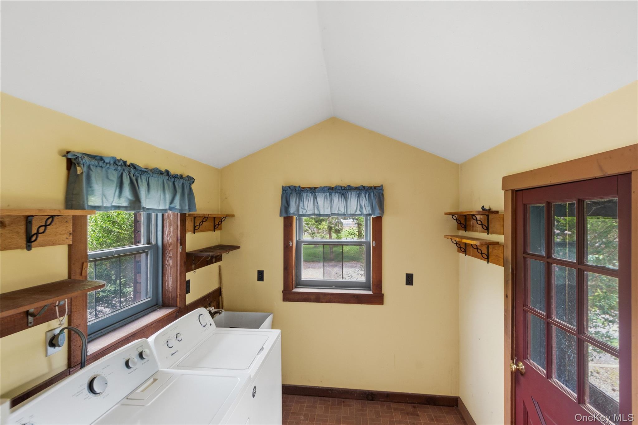 Single Family Russett Lane Suffolk County, NY 11739, MLS-1005761-18