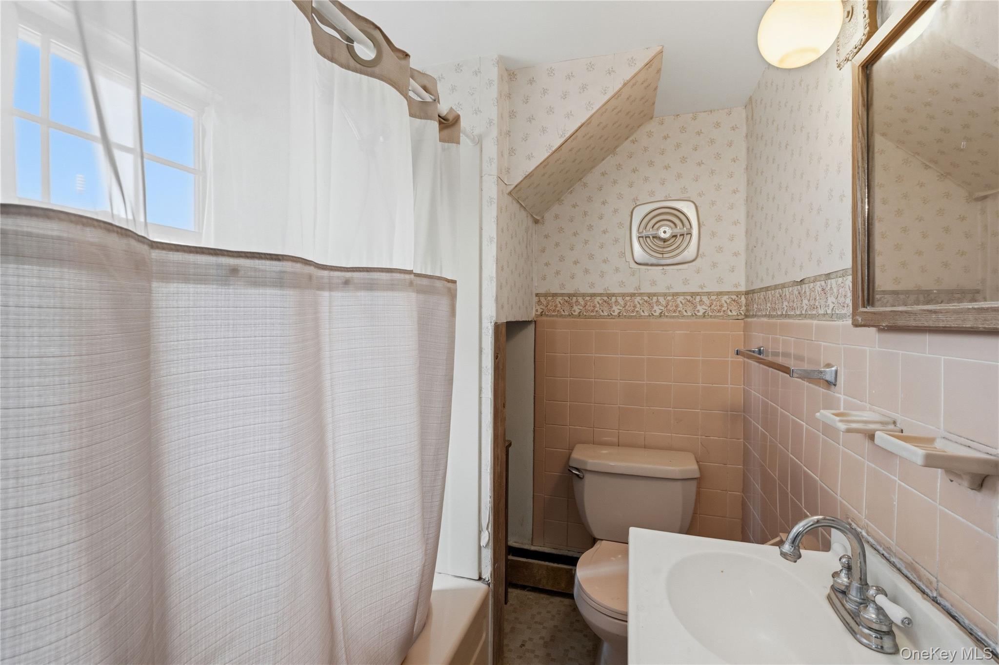 Single Family Russett Lane Suffolk County, NY 11739, MLS-1005761-34