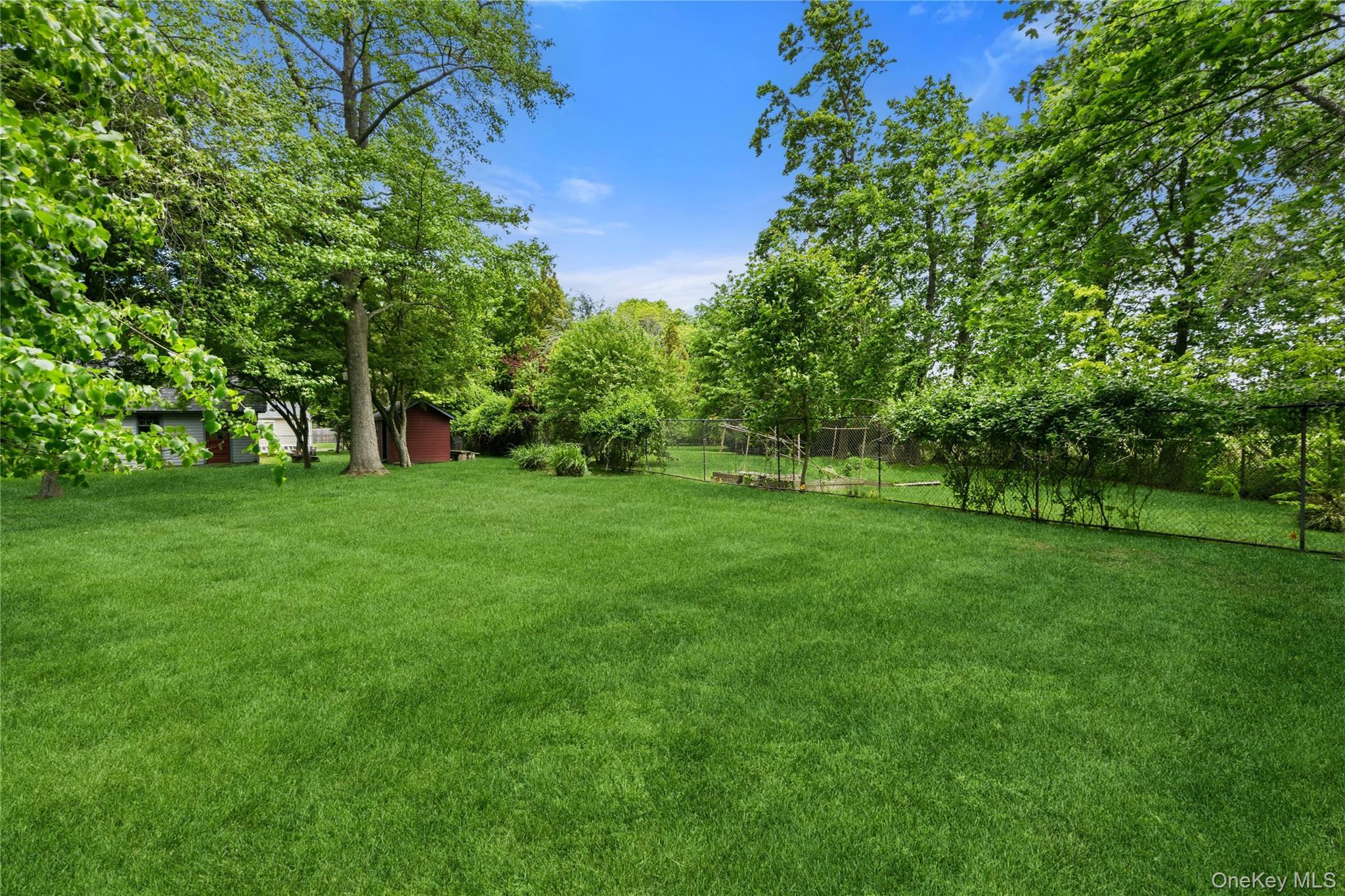 Single Family Russett Lane Suffolk County, NY 11739, MLS-1005761-40