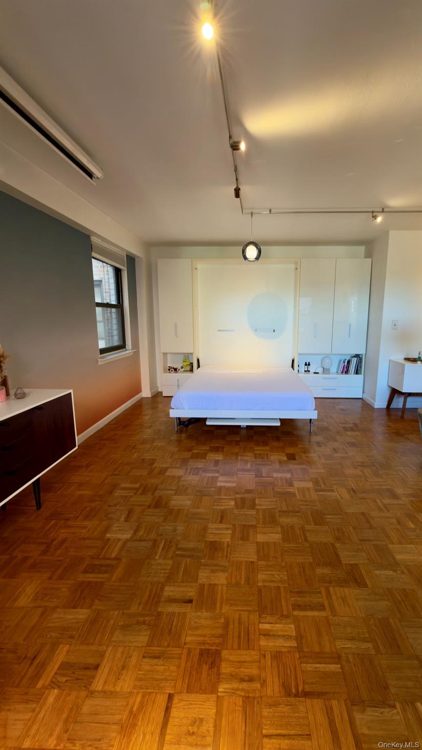 Coop 215  Manhattan, NY 10034, MLS-1005779-10