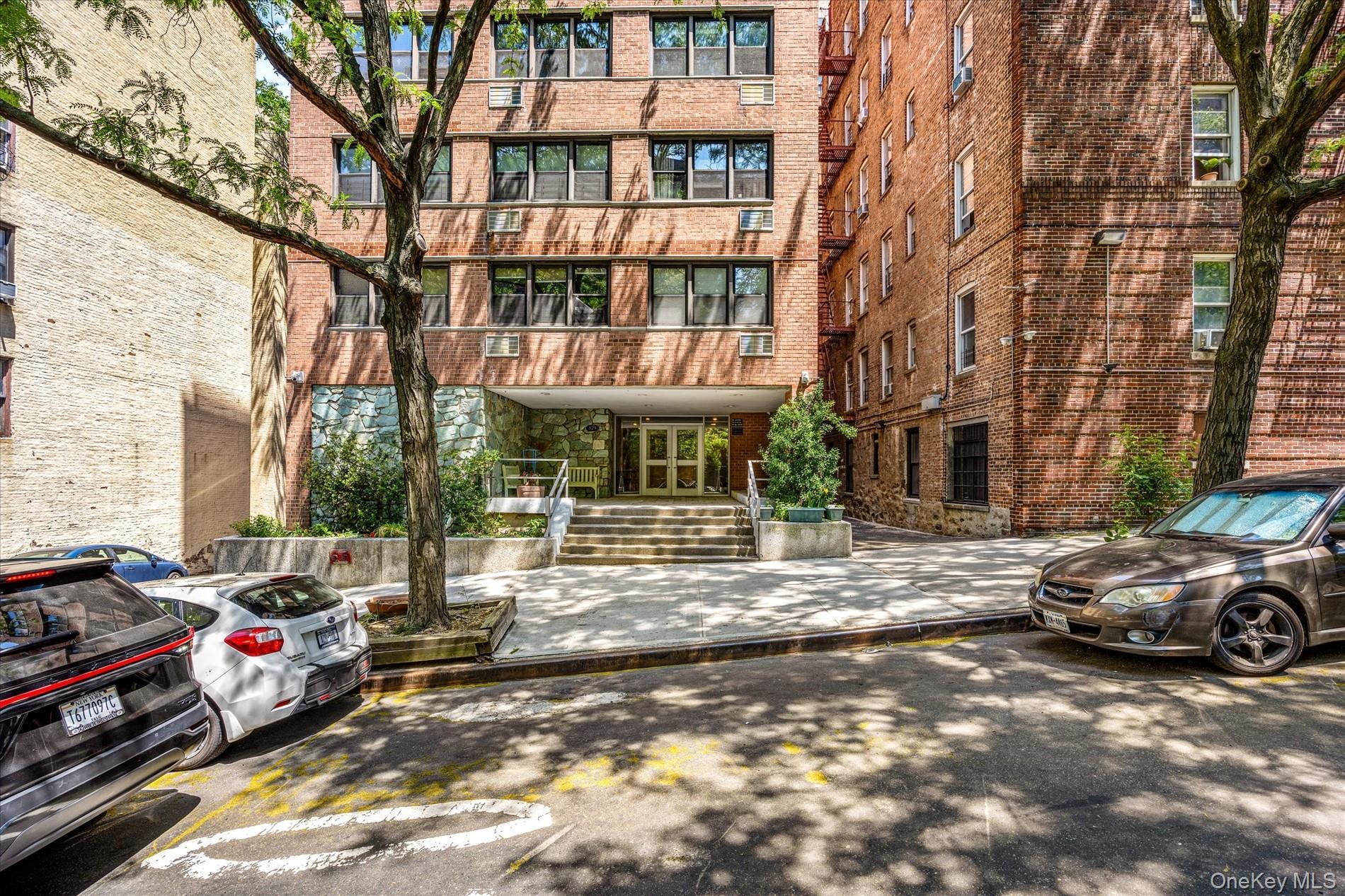 Coop 215  Manhattan, NY 10034, MLS-1005779-16