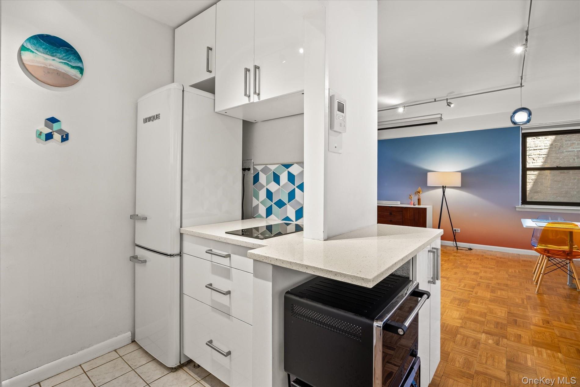 Coop 215  Manhattan, NY 10034, MLS-1005779-5