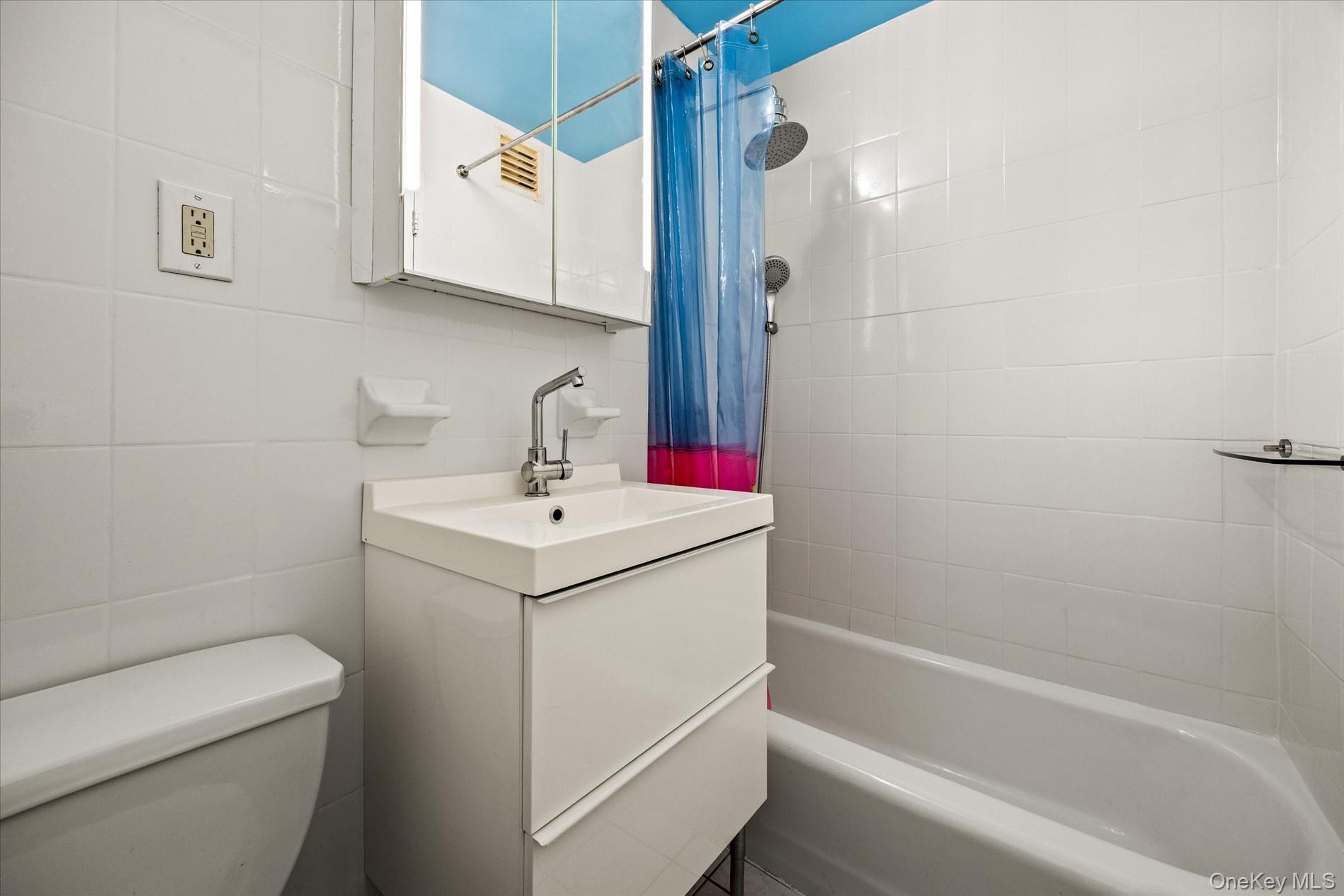 Coop 215  Manhattan, NY 10034, MLS-1005779-9