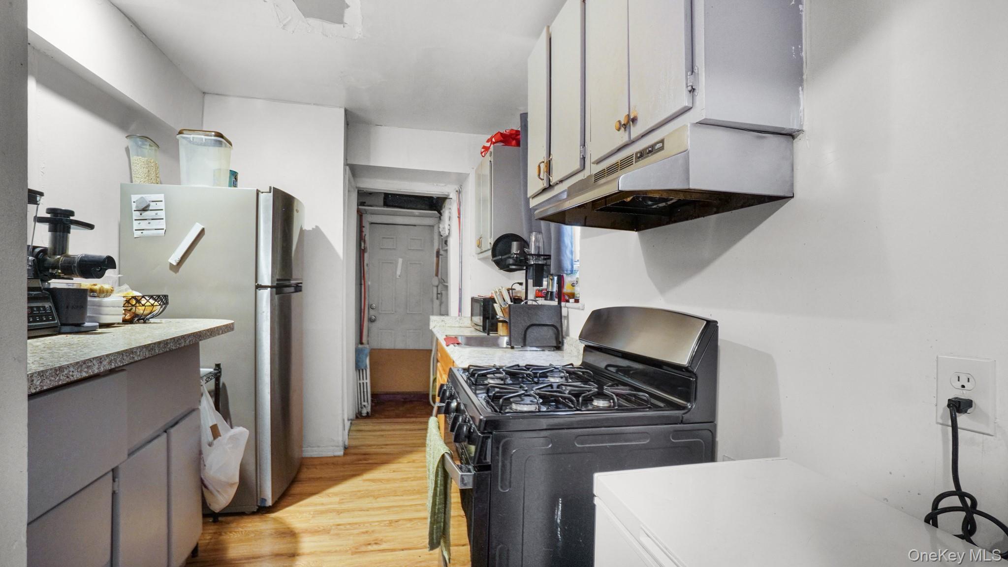 Single Family Briggs Avenue  Bronx, NY 10458, MLS-1005802-11
