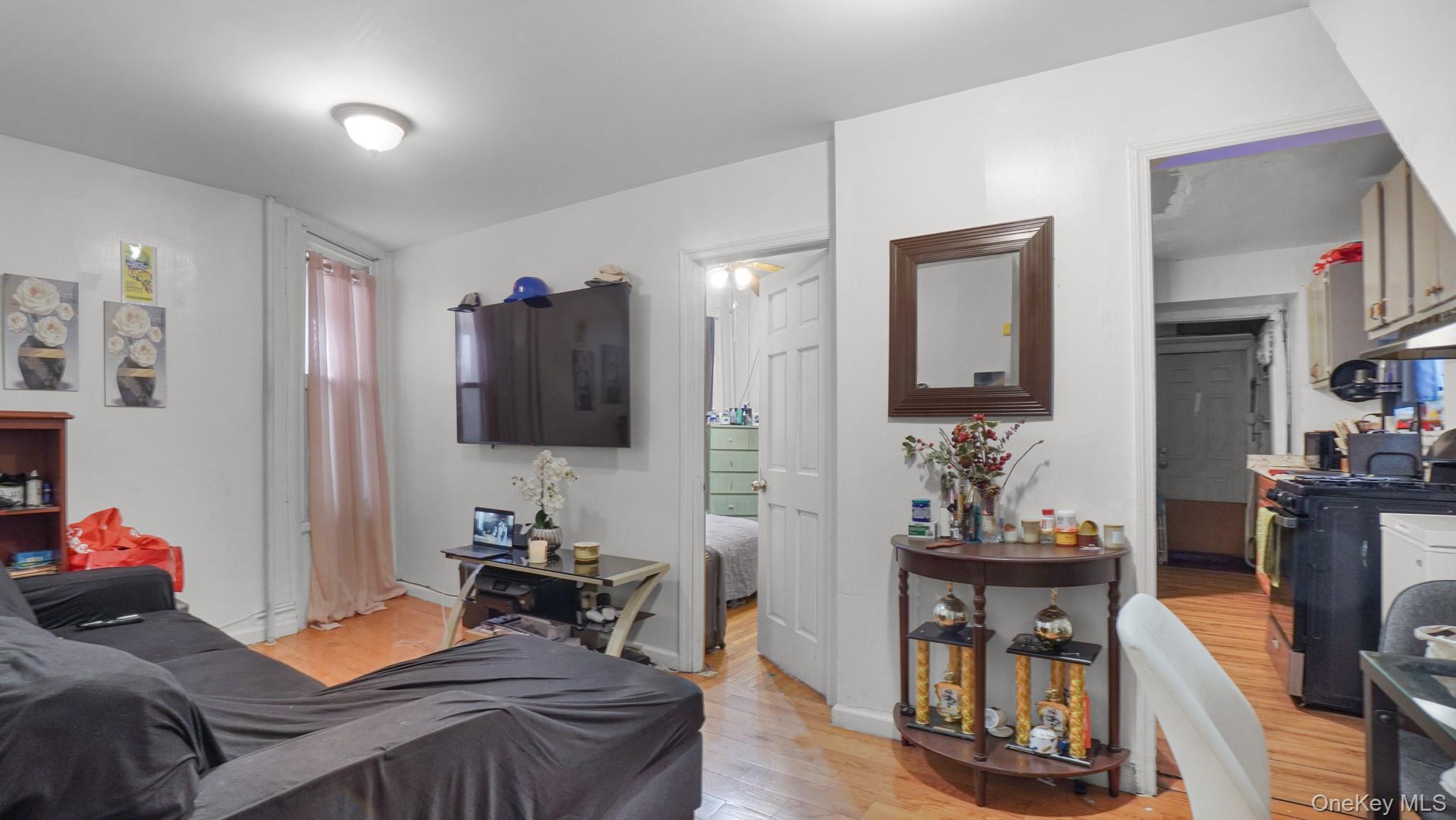 Single Family Briggs Avenue  Bronx, NY 10458, MLS-1005802-3