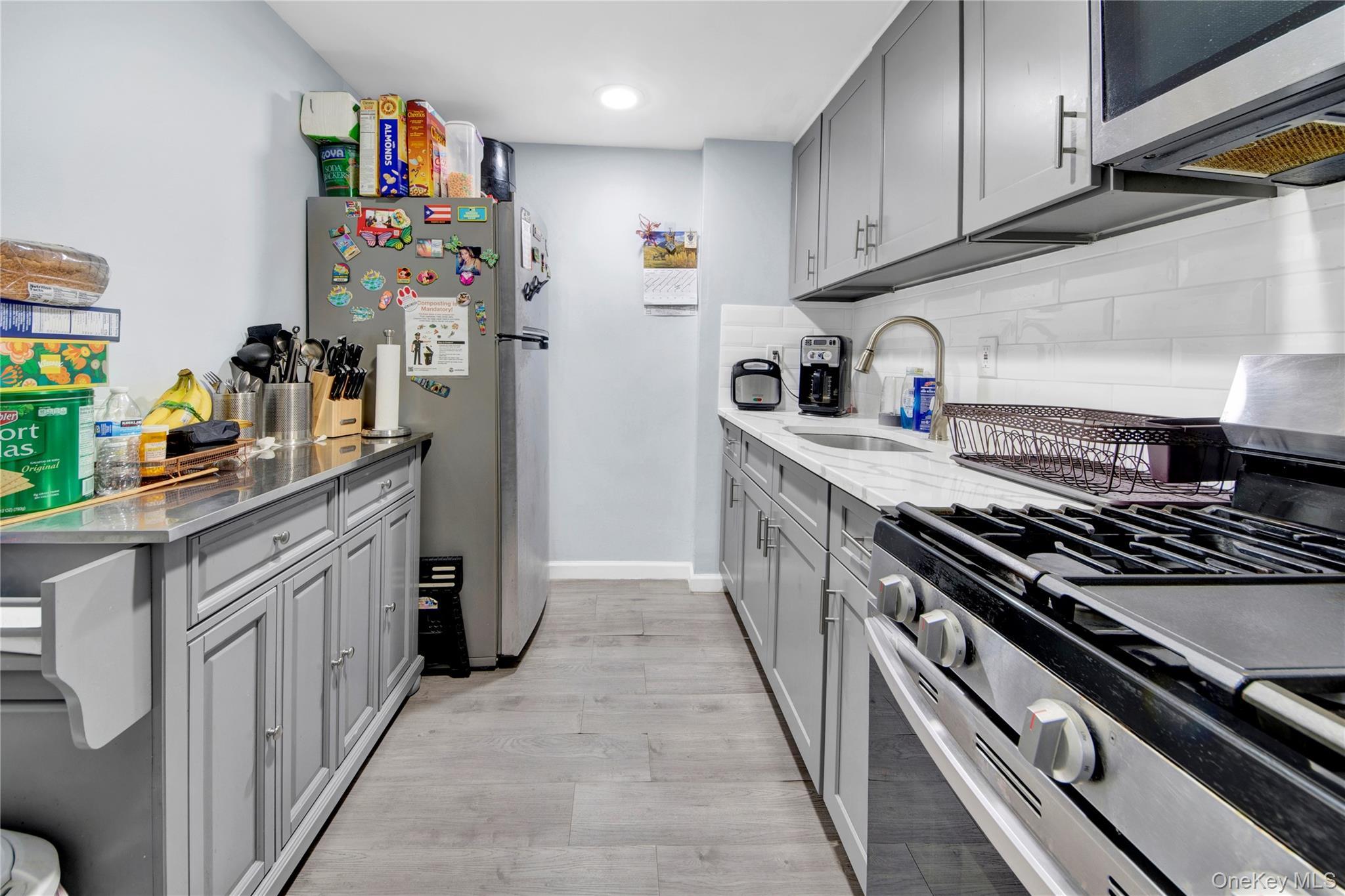 Single Family Torry Avenue Bronx, NY 10473, MLS-1005811-10