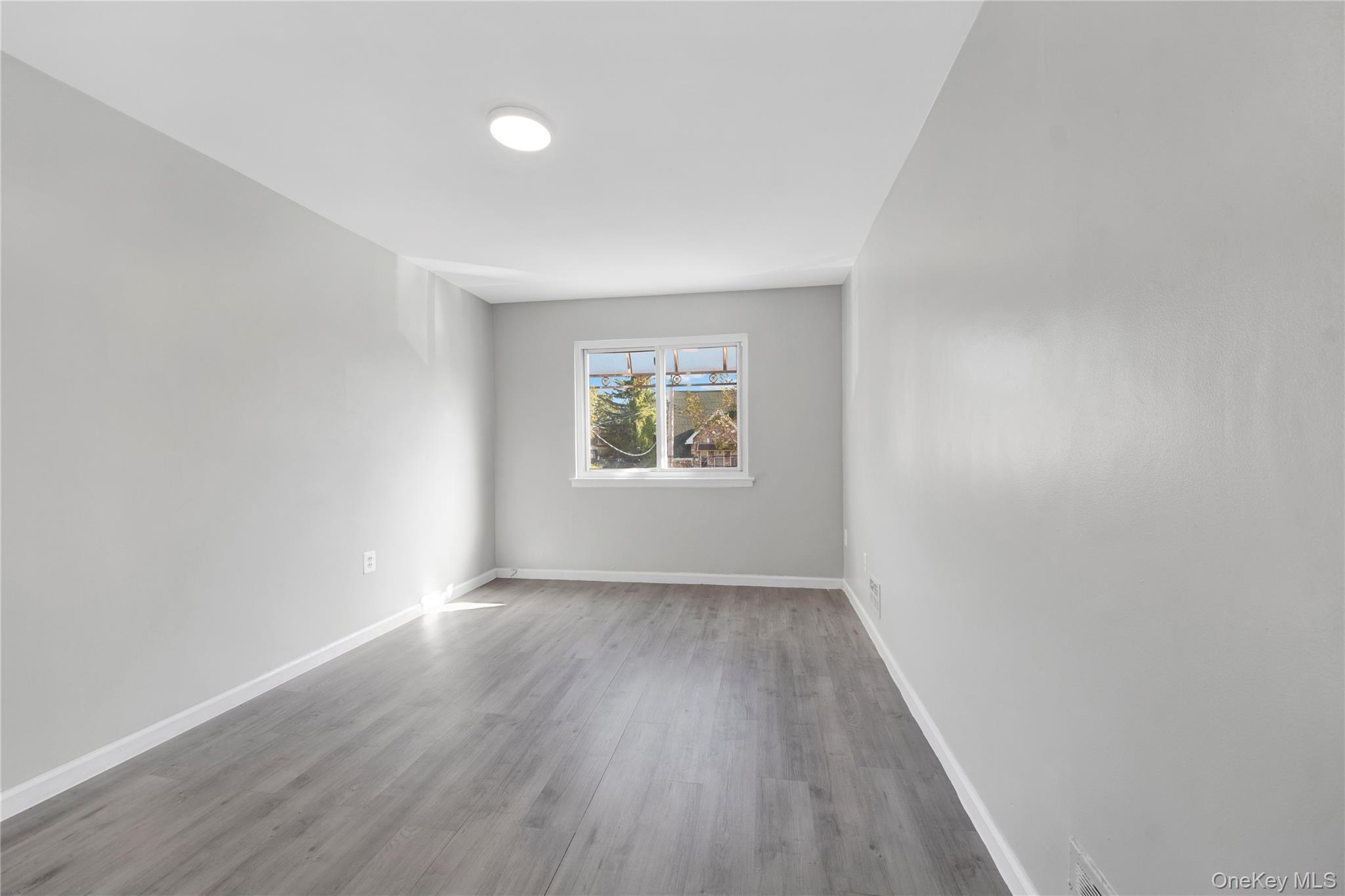 Single Family Torry Avenue Bronx, NY 10473, MLS-1005811-20