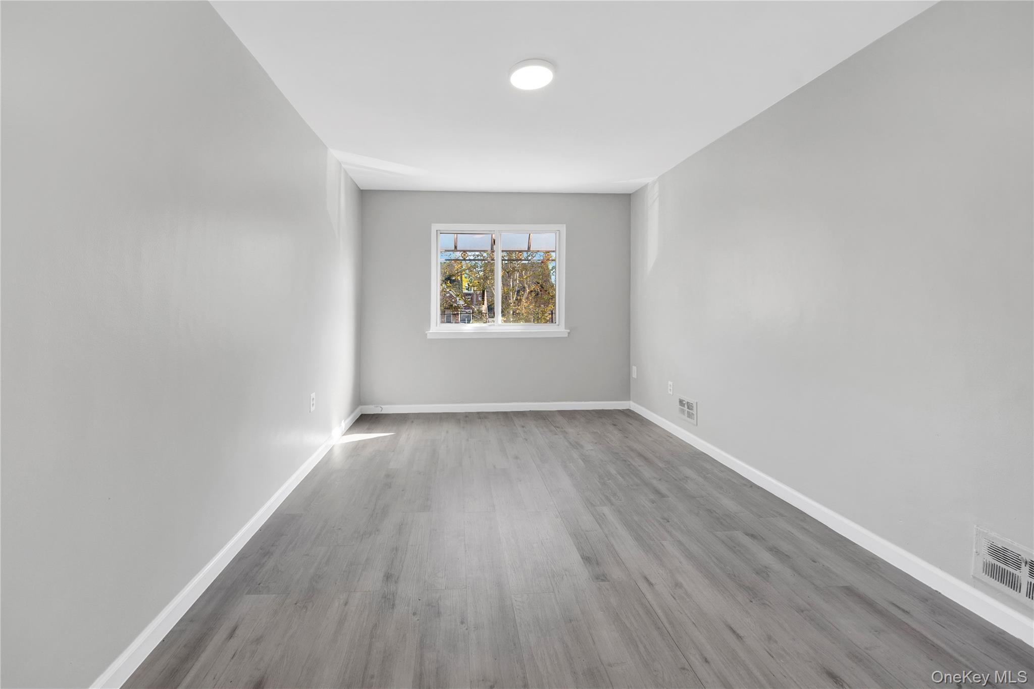 Single Family Torry Avenue Bronx, NY 10473, MLS-1005811-21