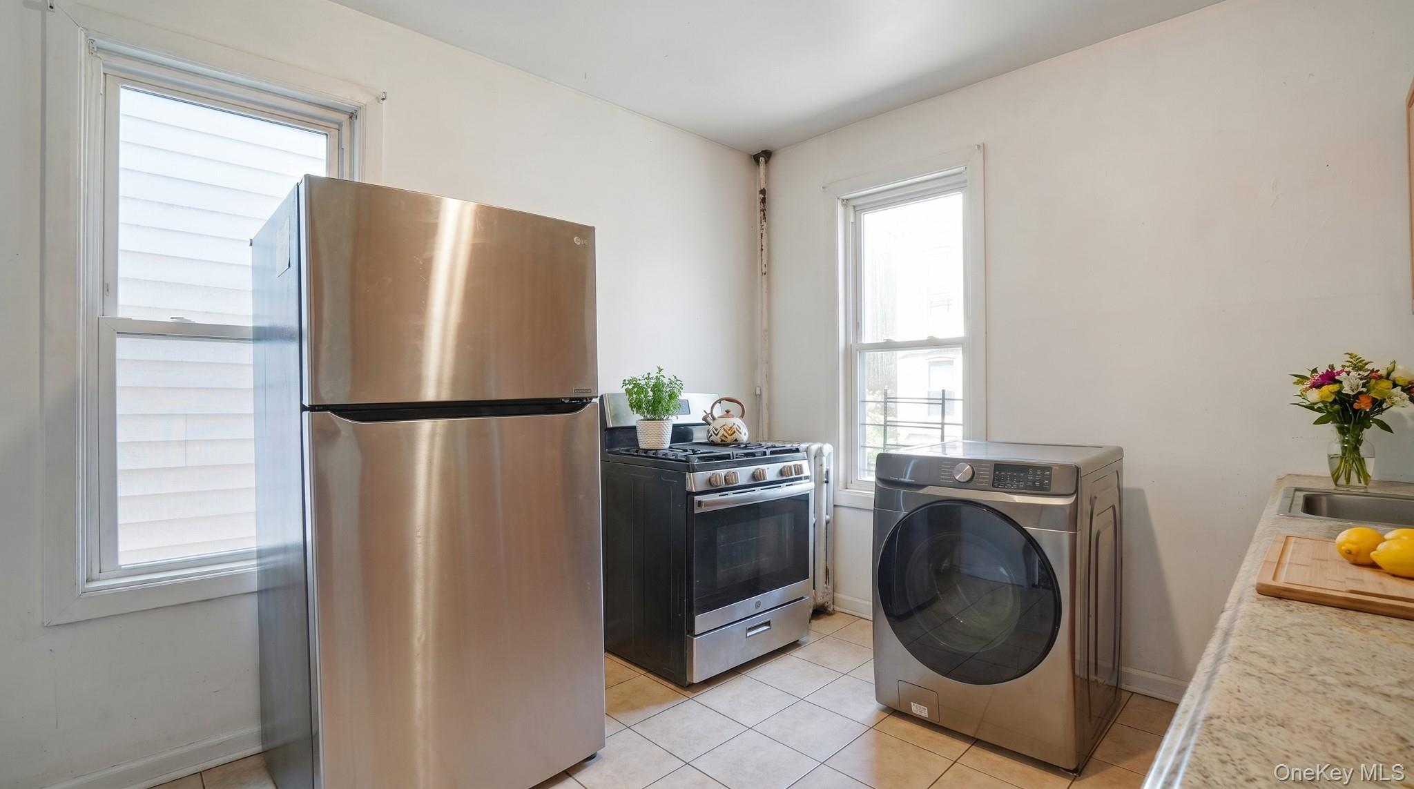 Single Family Briggs  Bronx, NY 10458, MLS-1005827-10