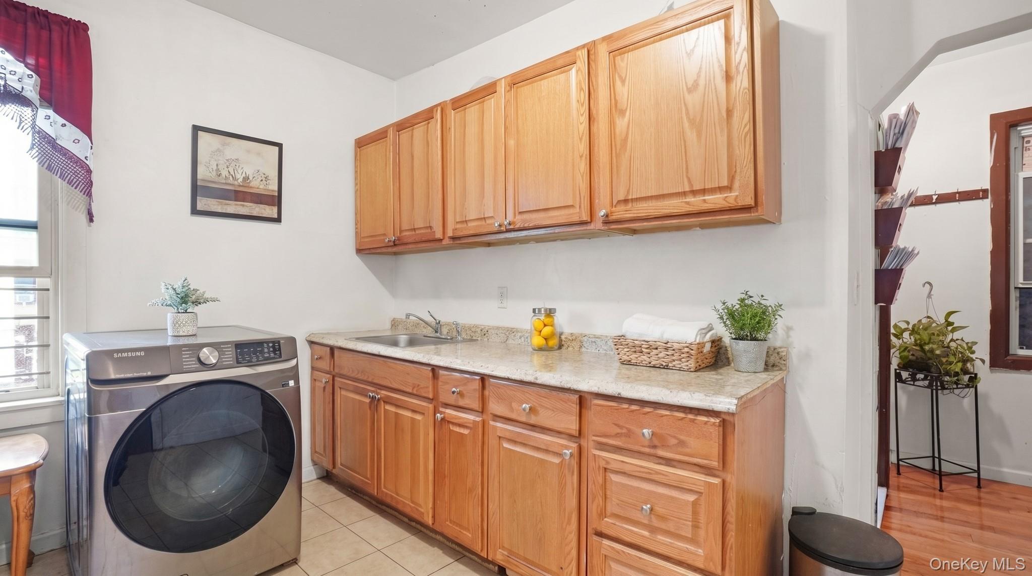 Single Family Briggs  Bronx, NY 10458, MLS-1005827-11