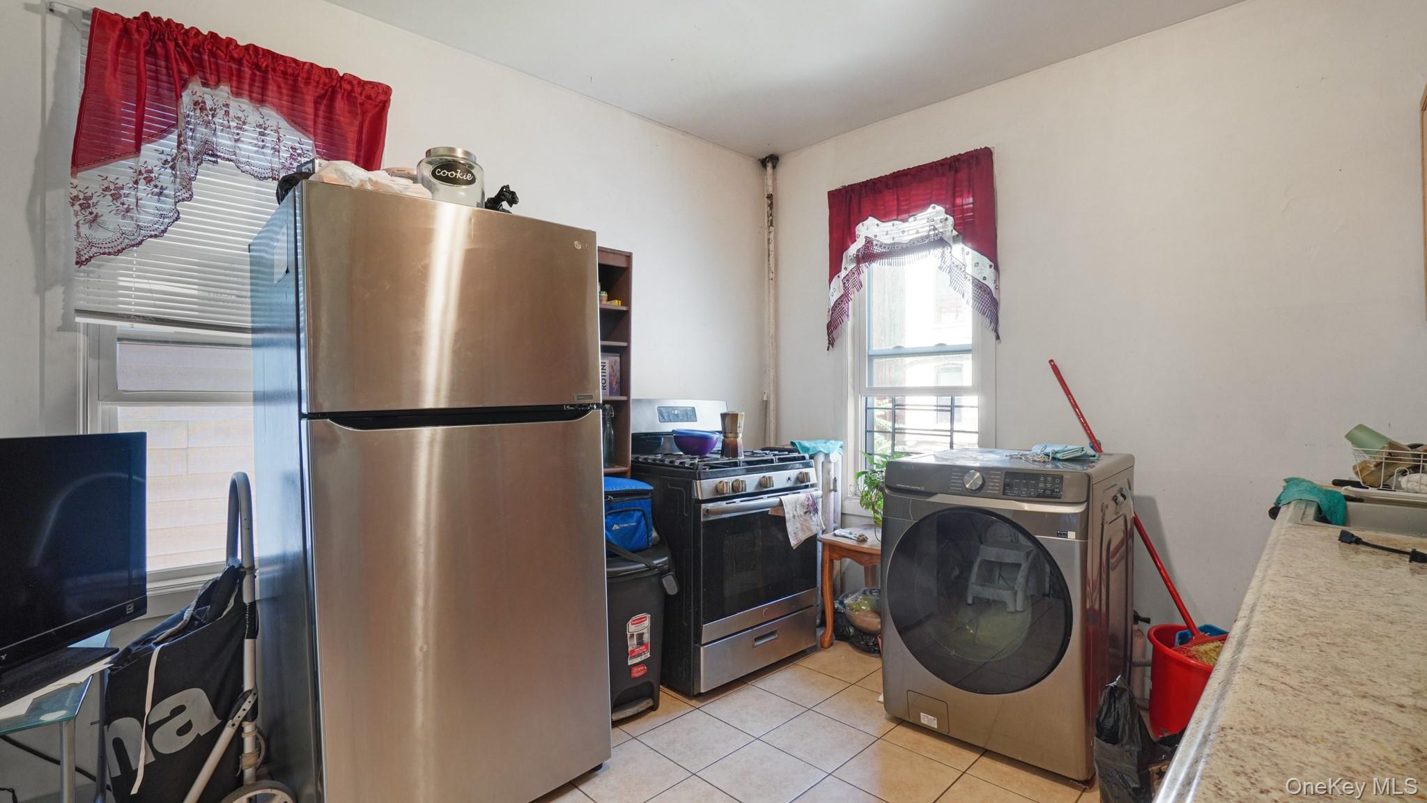 Single Family Briggs  Bronx, NY 10458, MLS-1005827-25