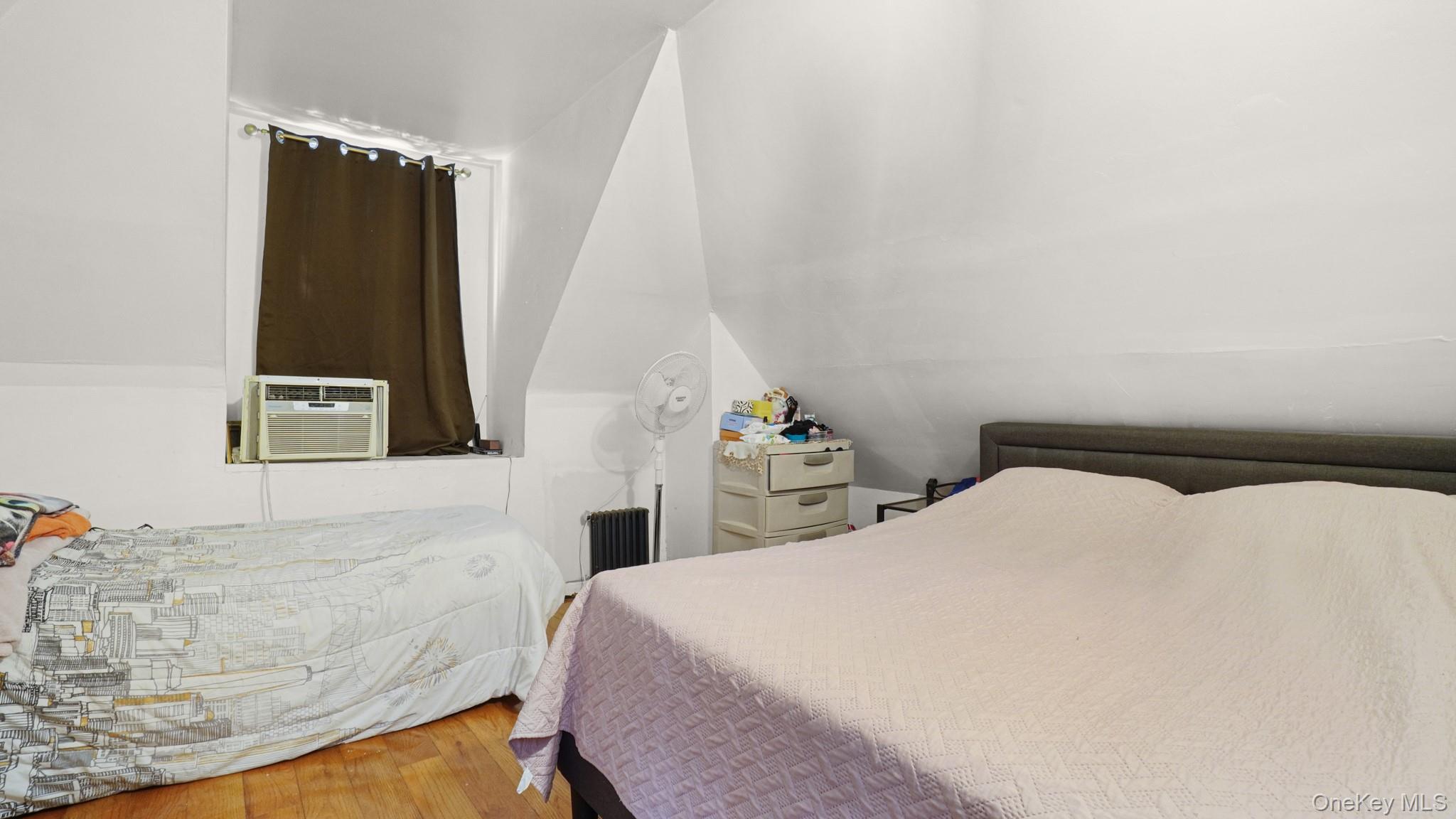 Single Family Briggs  Bronx, NY 10458, MLS-1005827-31