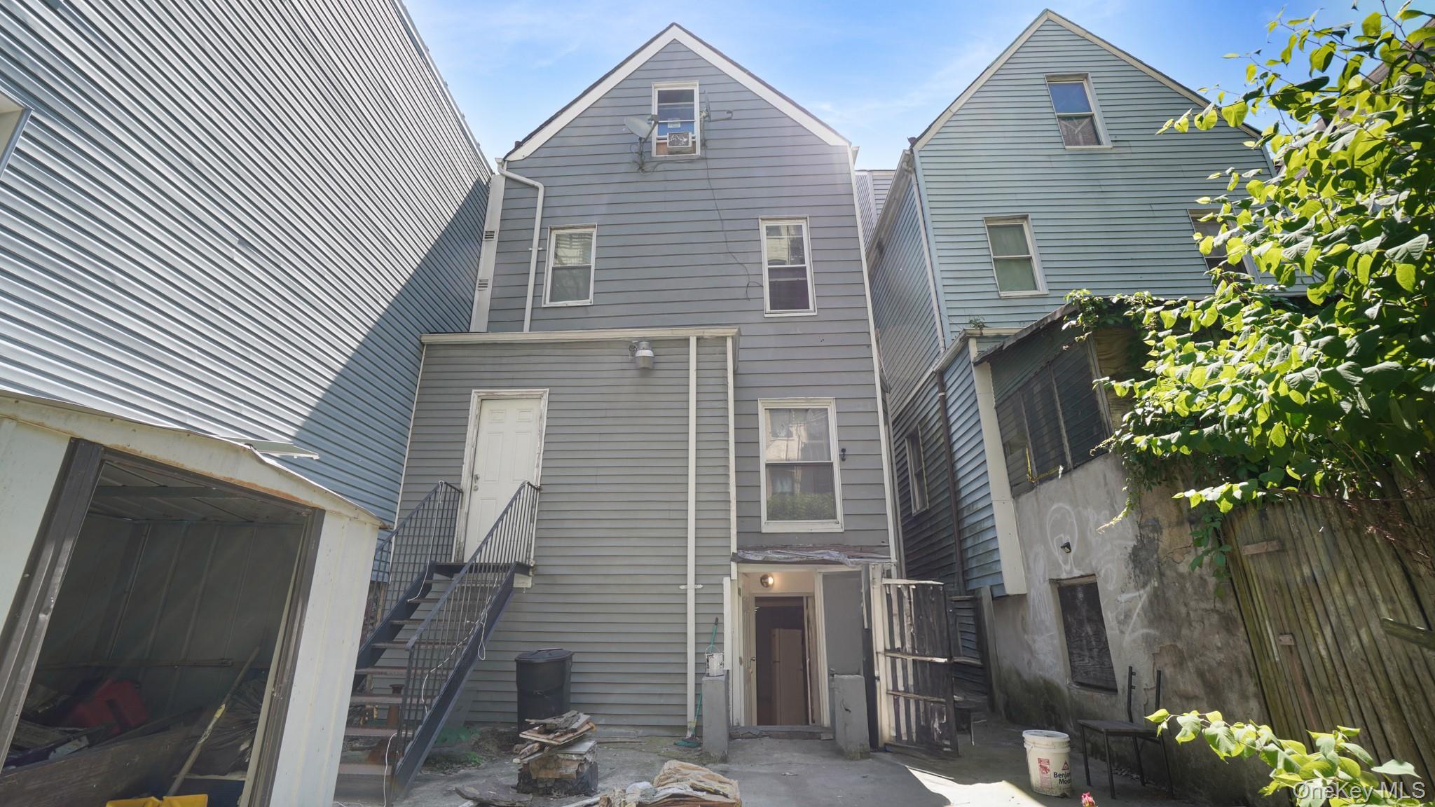 Single Family Briggs  Bronx, NY 10458, MLS-1005827-35