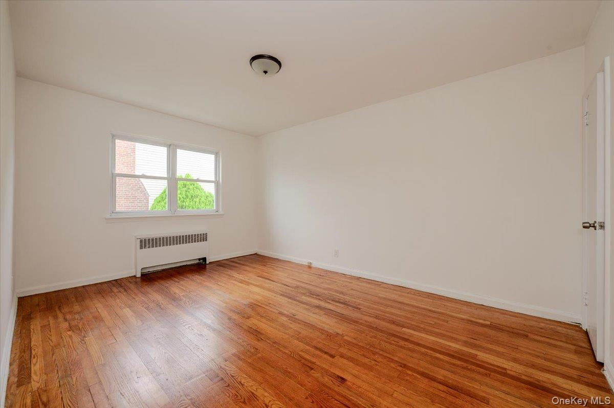 Single Family Rhinelander Bronx, NY 10461, MLS-1005844-14
