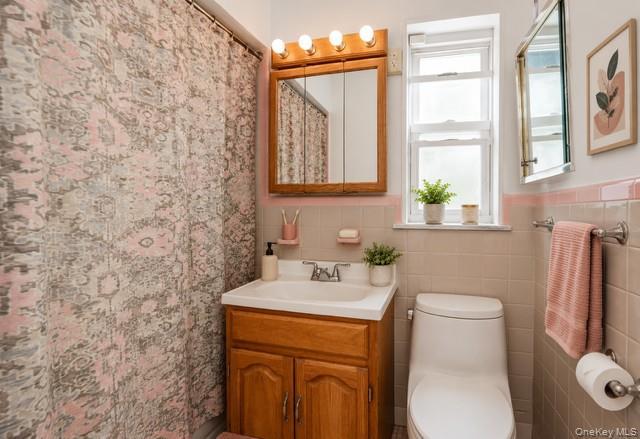 Single Family Rhinelander Bronx, NY 10461, MLS-1005844-26