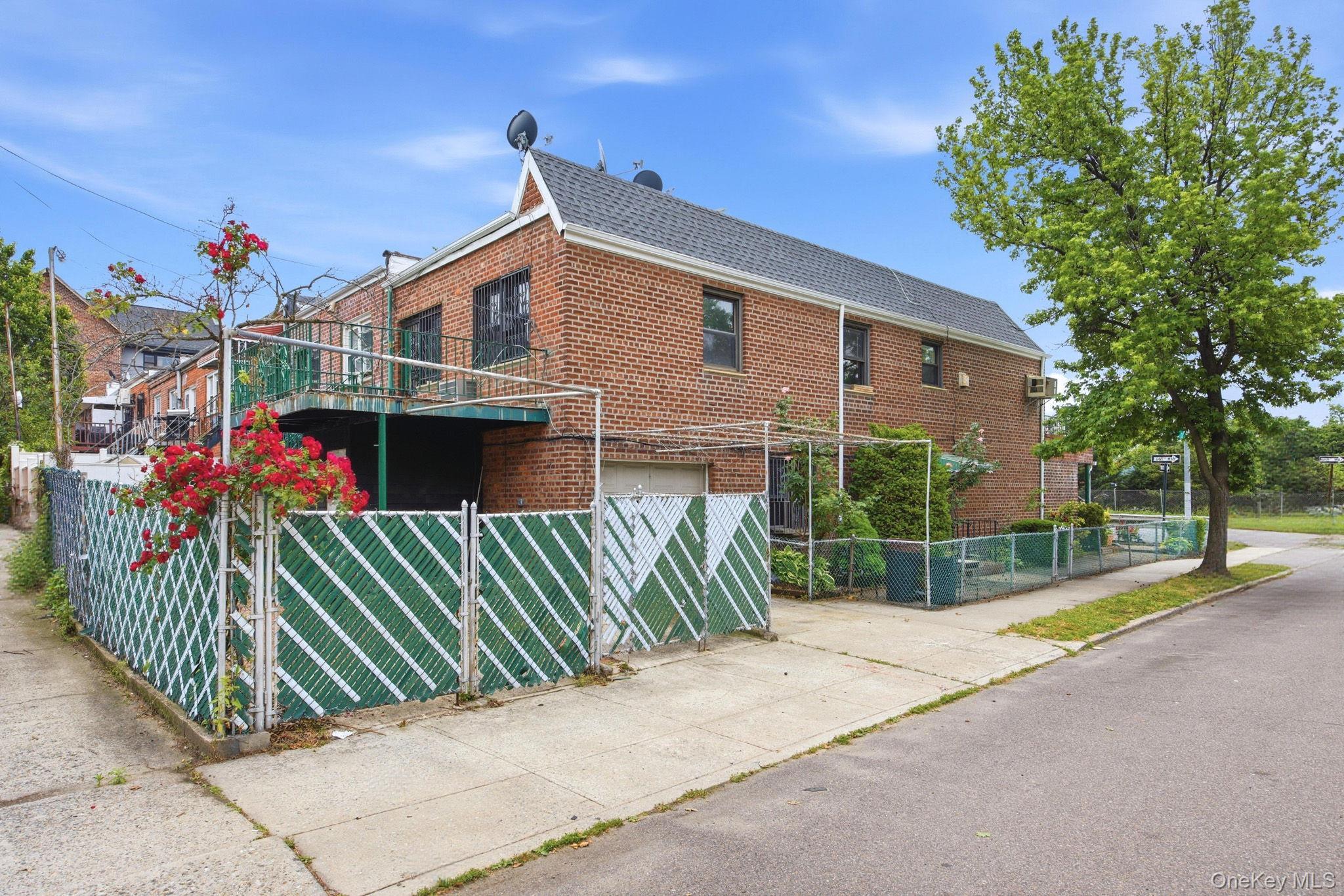 Single Family Borden Avenue Queens, NY 11378, MLS-1005872-3