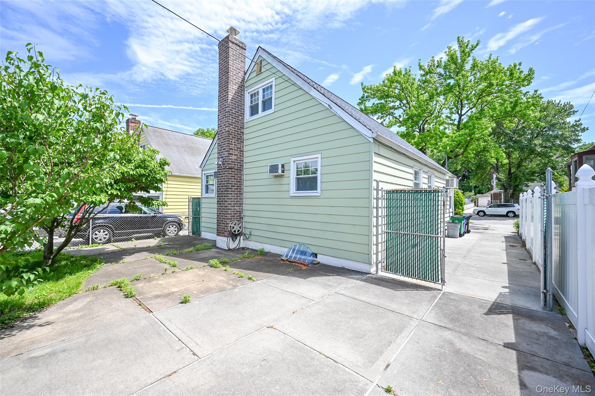 Single Family 26th Queens, NY 11354, MLS-1005889-4