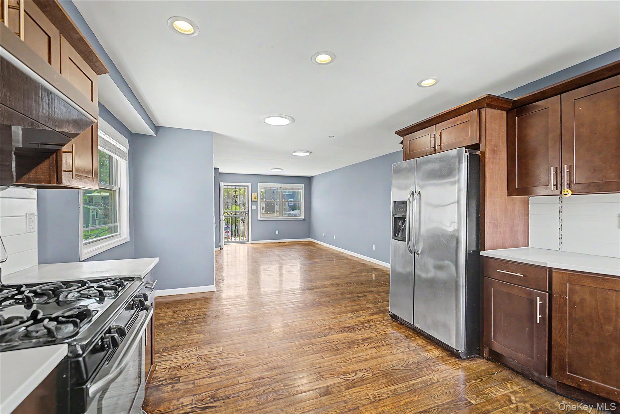 Single Family Davenport Queens, NY 11414, MLS-1005910-11