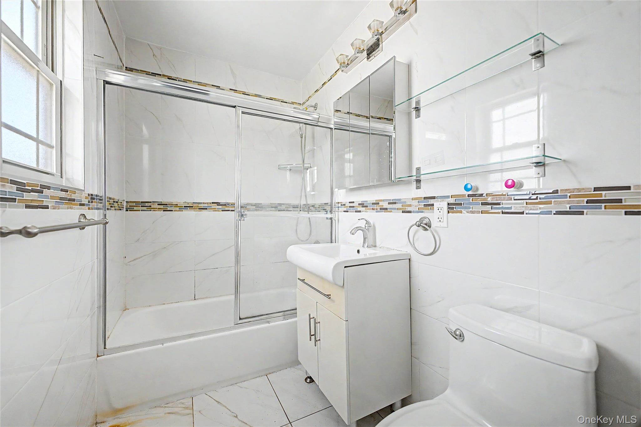 Single Family Davenport Queens, NY 11414, MLS-1005910-19