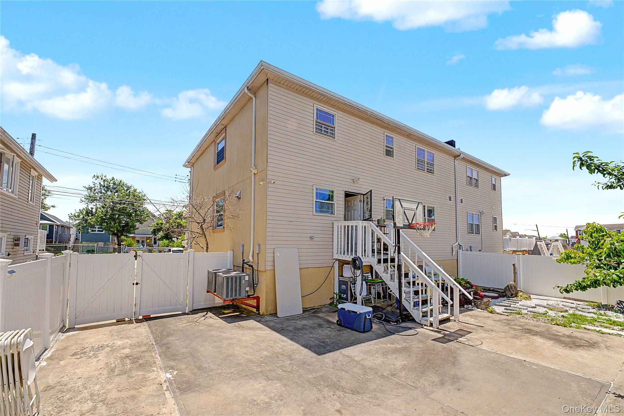 Single Family Davenport Queens, NY 11414, MLS-1005910-20