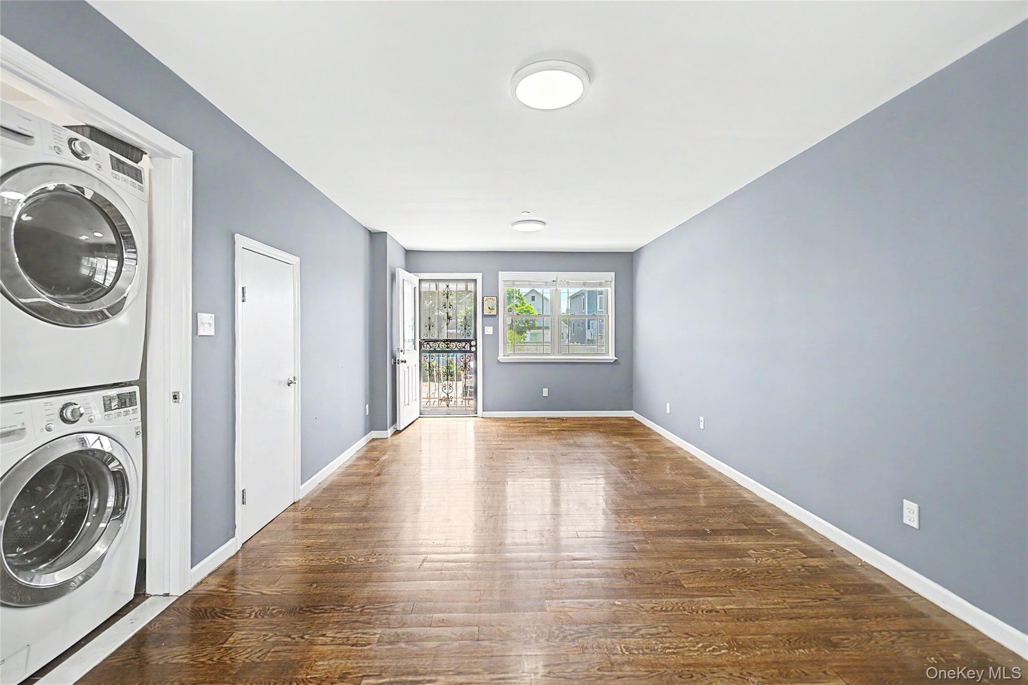 Single Family Davenport Queens, NY 11414, MLS-1005910-6