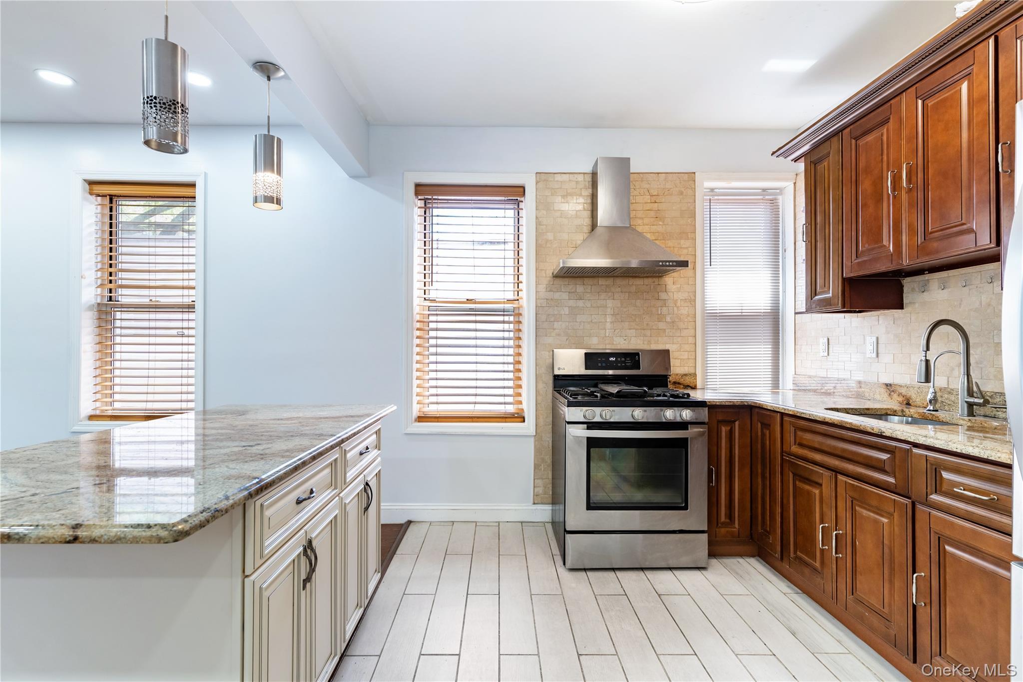 Single Family Perry  Bronx, NY 10467, MLS-1005915-17