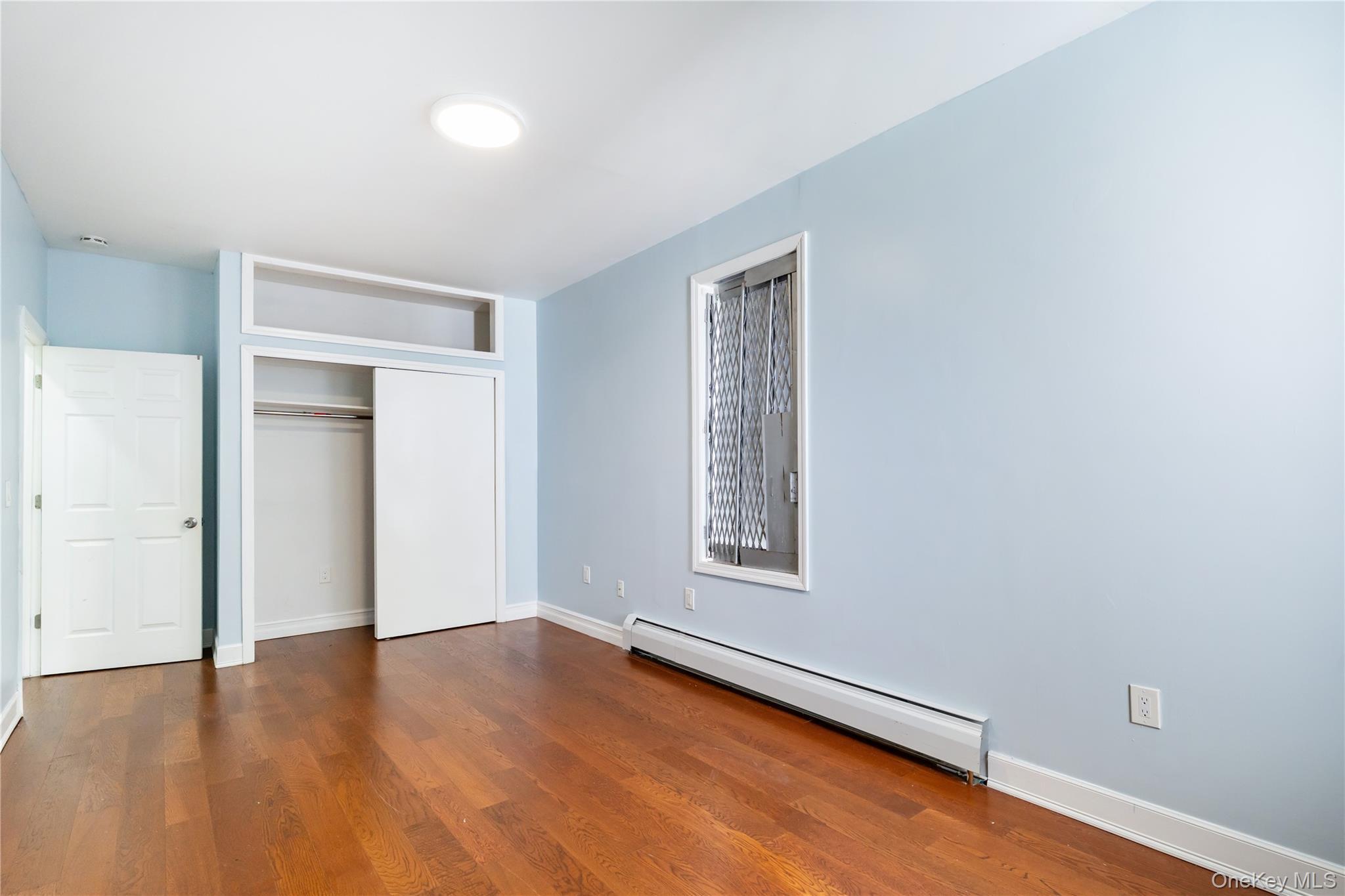 Single Family Perry  Bronx, NY 10467, MLS-1005915-26