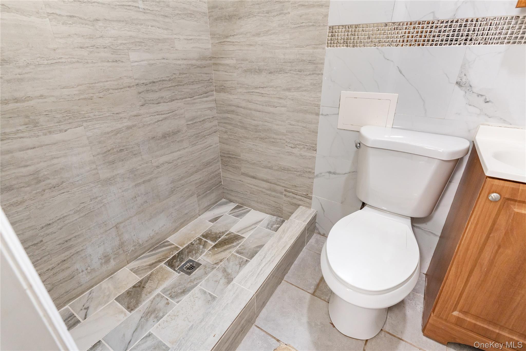 Single Family Perry  Bronx, NY 10467, MLS-1005915-36