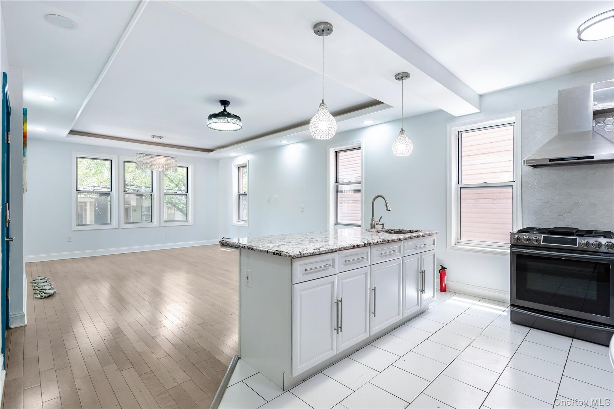 Single Family Perry  Bronx, NY 10467, MLS-1005915-4