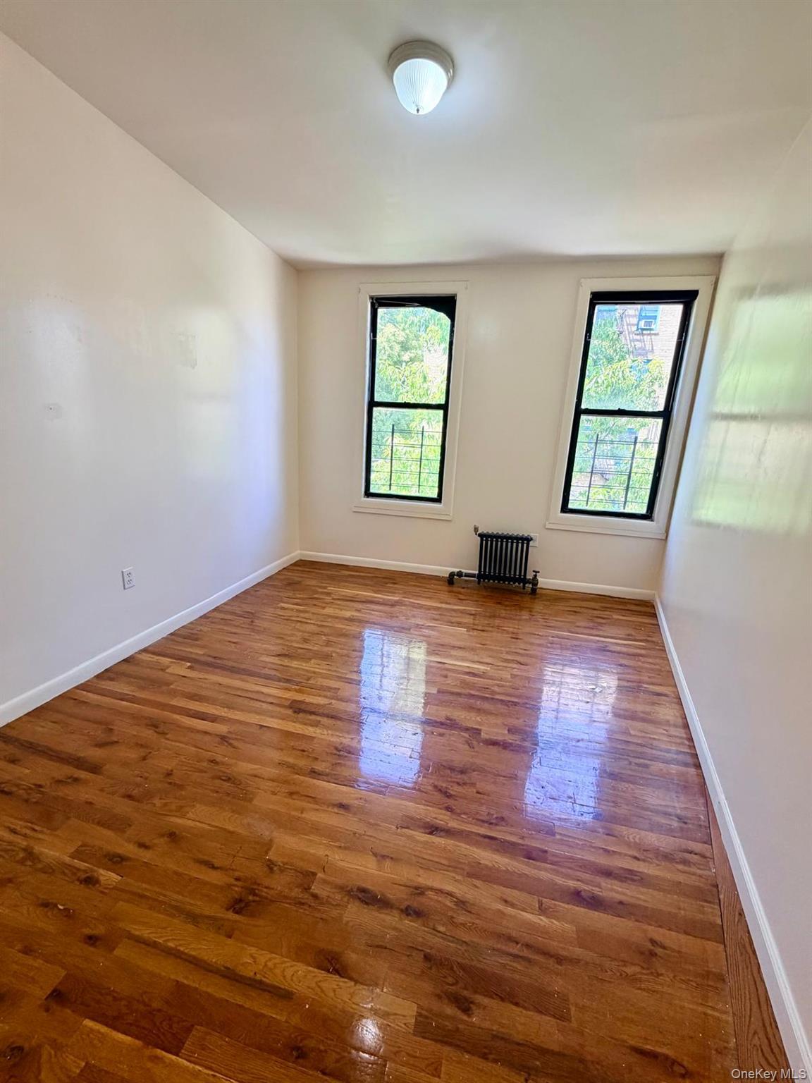 Single Family Bassford Avenue Bronx, NY 10458, MLS-1005994-16