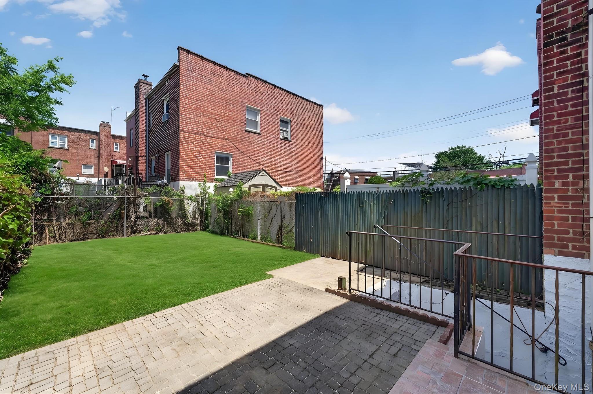 Single Family 218th  Bronx, NY 10469, MLS-1006029-13