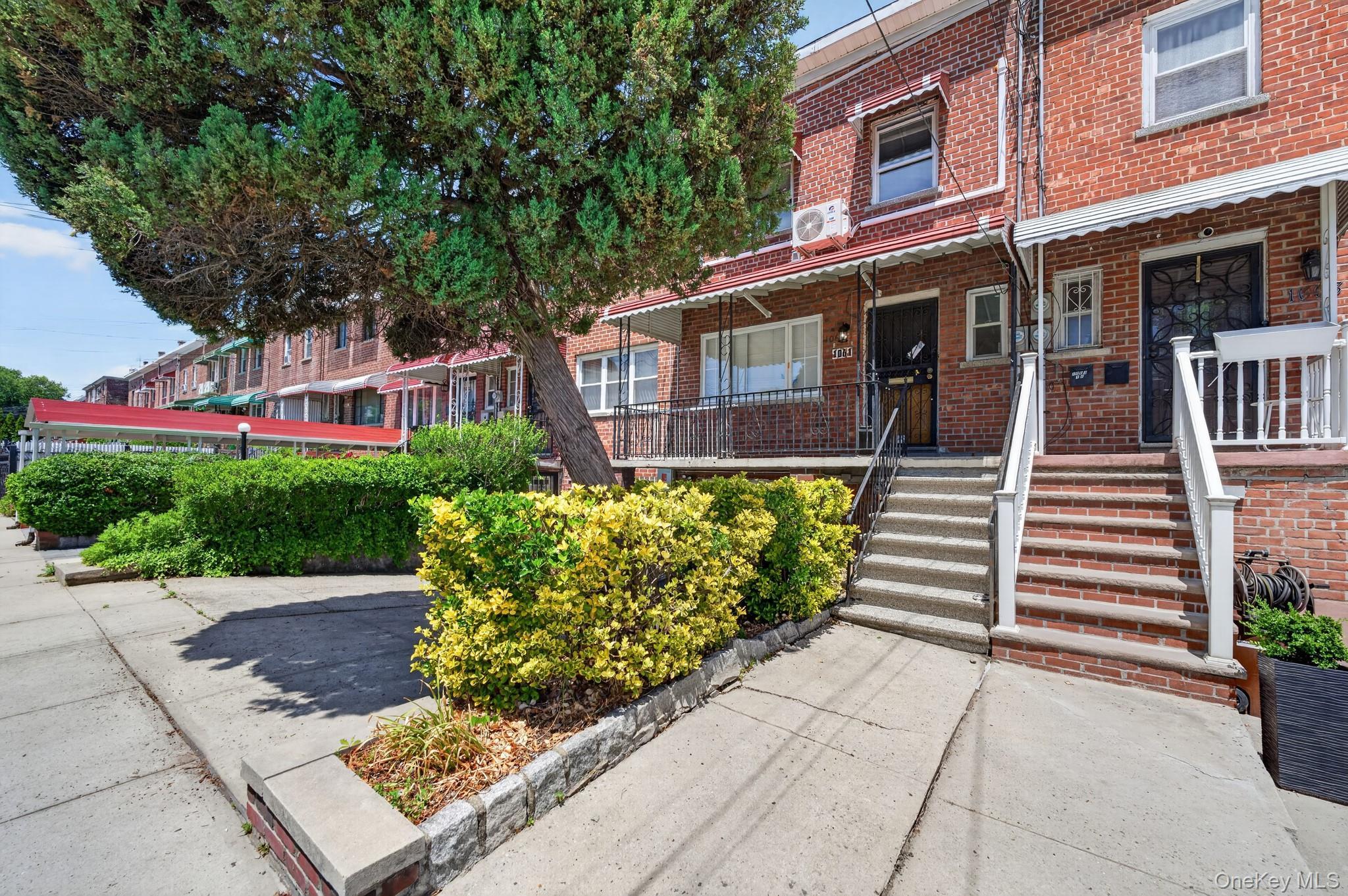 Single Family 218th  Bronx, NY 10469, MLS-1006029-15