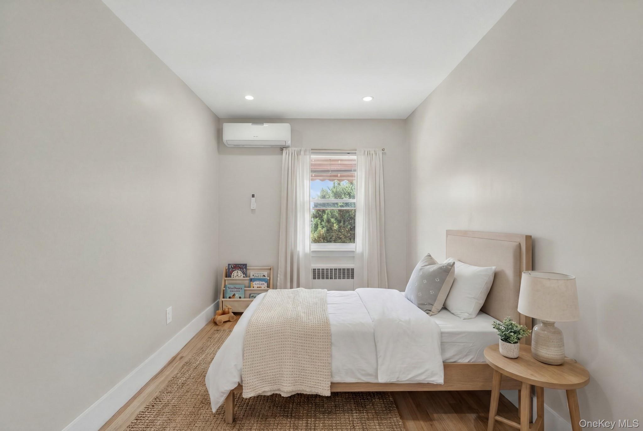 Single Family 218th  Bronx, NY 10469, MLS-1006029-8